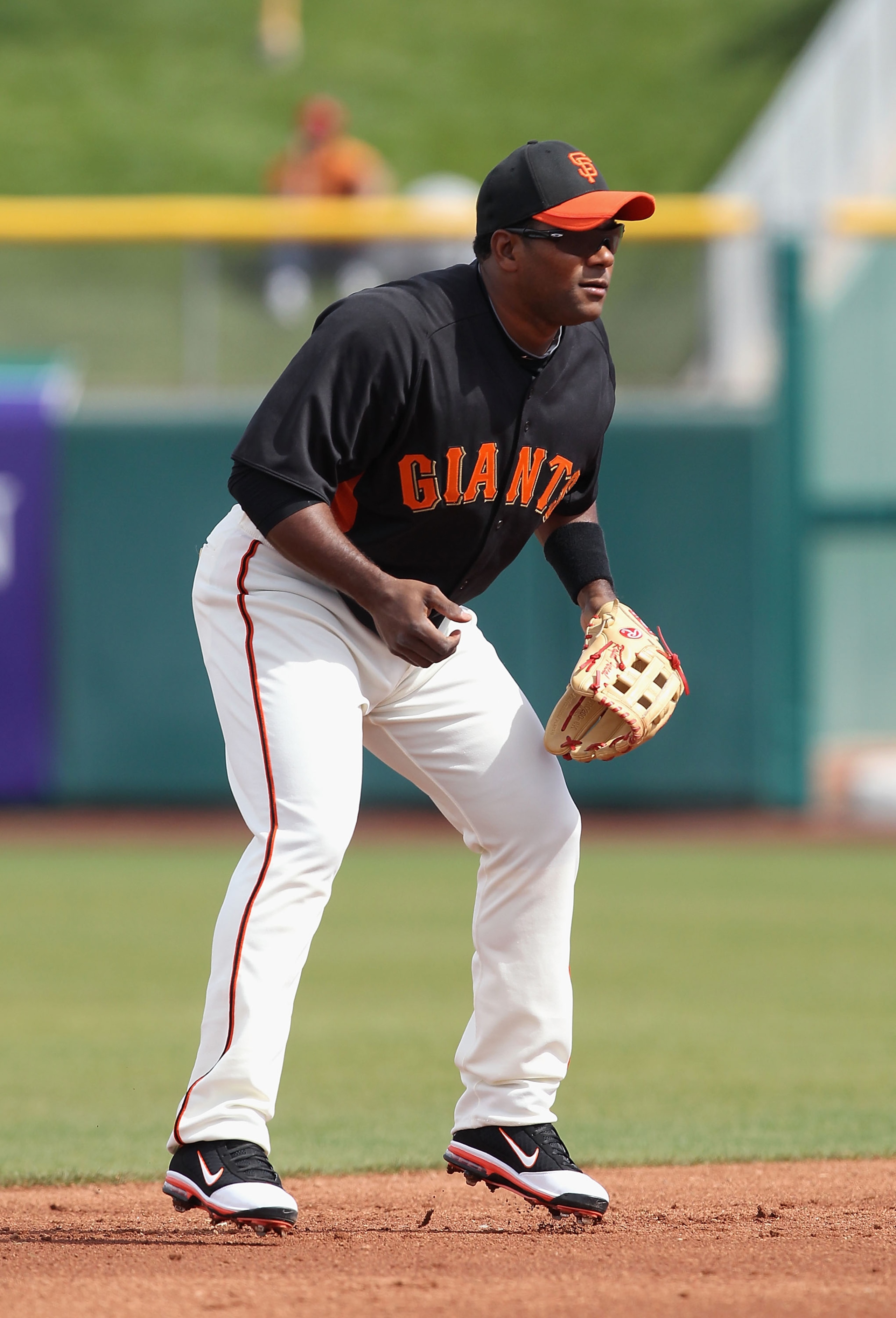 SCOTTSDALE, AZ - MARCH 01:  Infielder Miguel Tejada #10 of the San Francisco Giants in action during the spring training game against the Chicago Cubs at Scottsdale Stadium on March 1, 2011 in Scottsdale, Arizona.  (Photo by Christian Petersen/Getty Image
