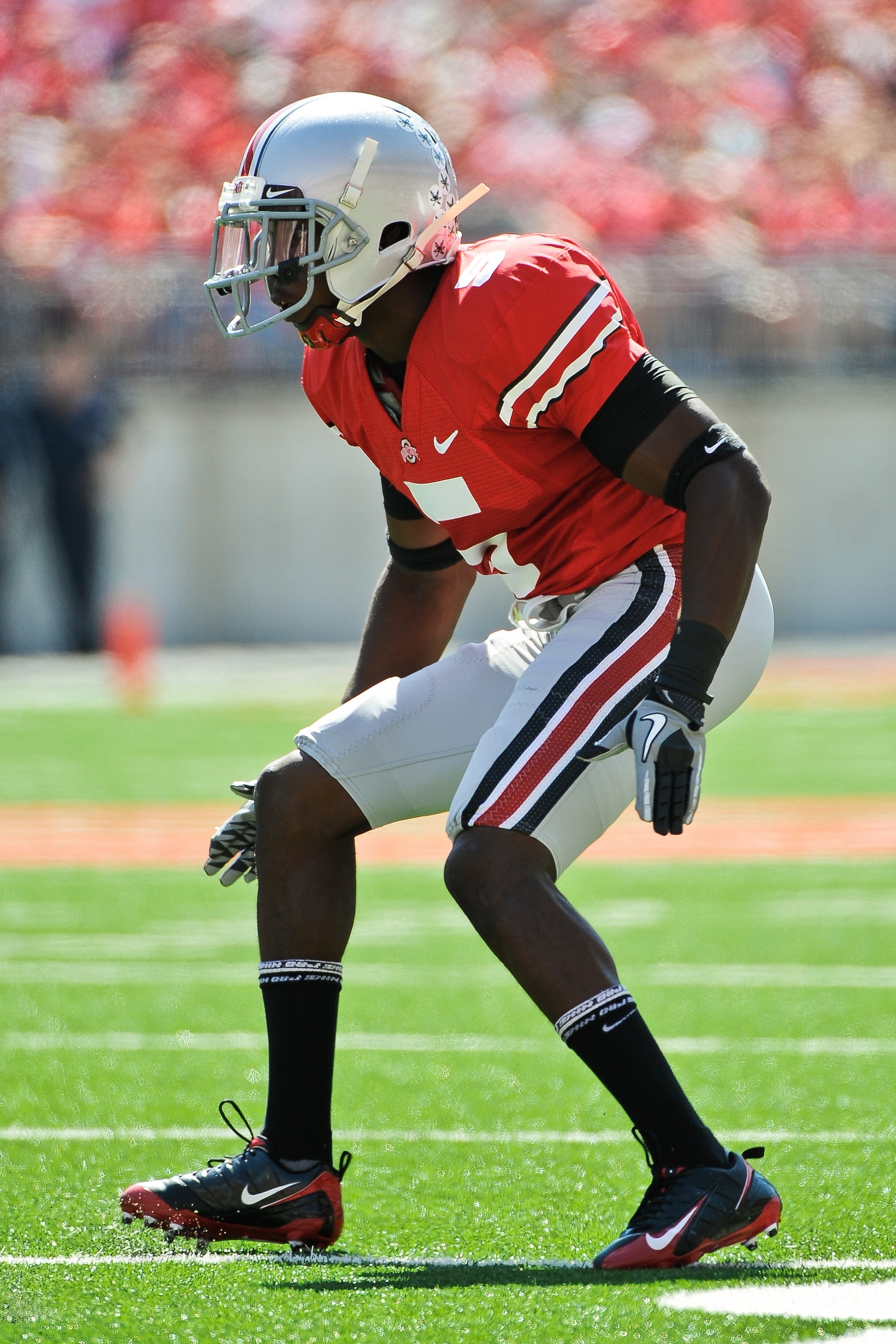 COLUMBUS, OH - SEPTEMBER 18:  Chimdi Chekwa #5 of the Ohio State Buckeyes defends against the Ohio Bobcats at Ohio Stadium on September 18, 2010 in Columbus, Ohio.  (Photo by Jamie Sabau/Getty Images)