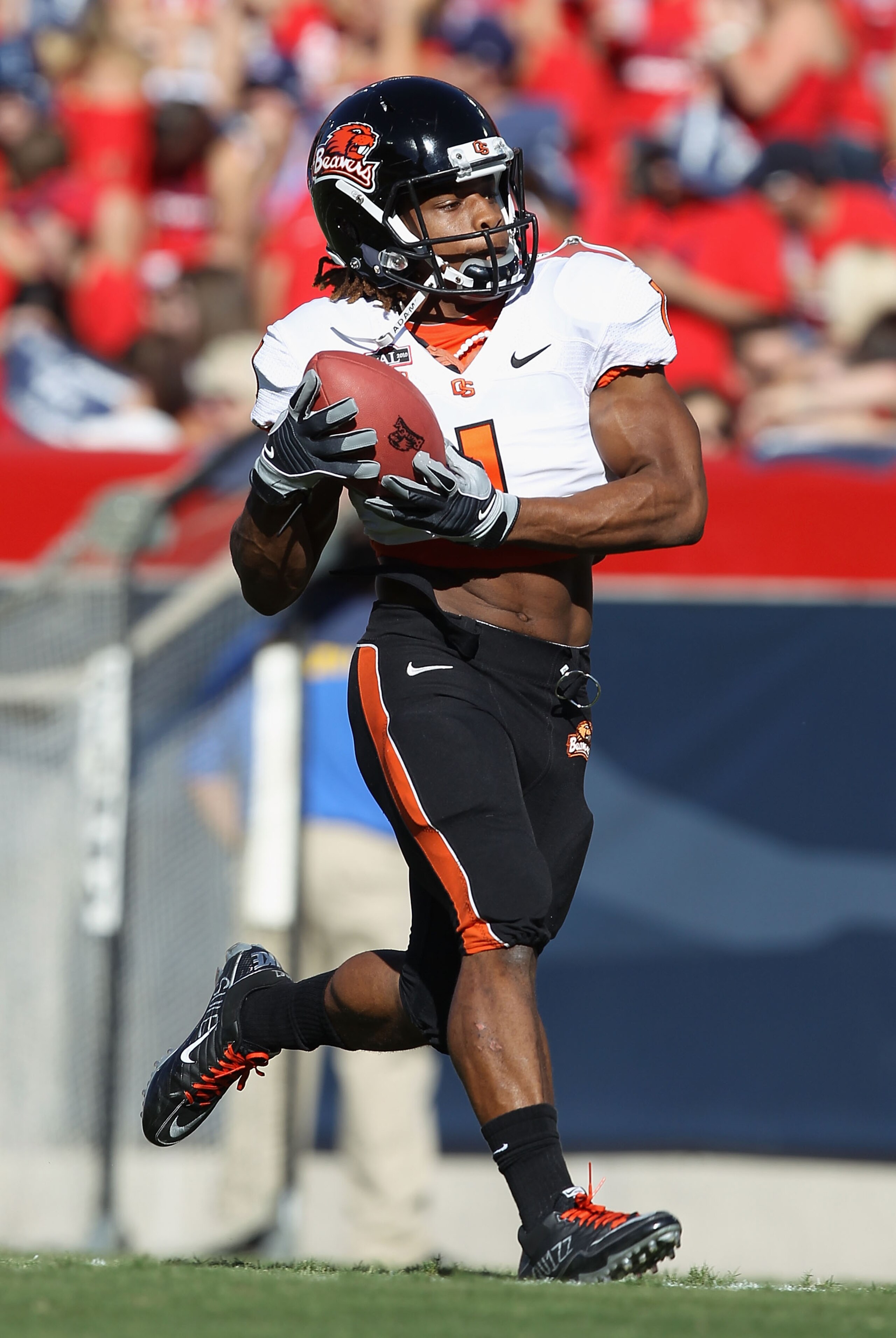 TUCSON, AZ - OCTOBER 09:  Runningback Jacquizz Rodgers #1 of the Oregon State Beavers warms up before the college football game against the Arizona Wildcats at Arizona Stadium on October 9, 2010 in Tucson, Arizona. The Beavers defeated the Wildcats 29-27.