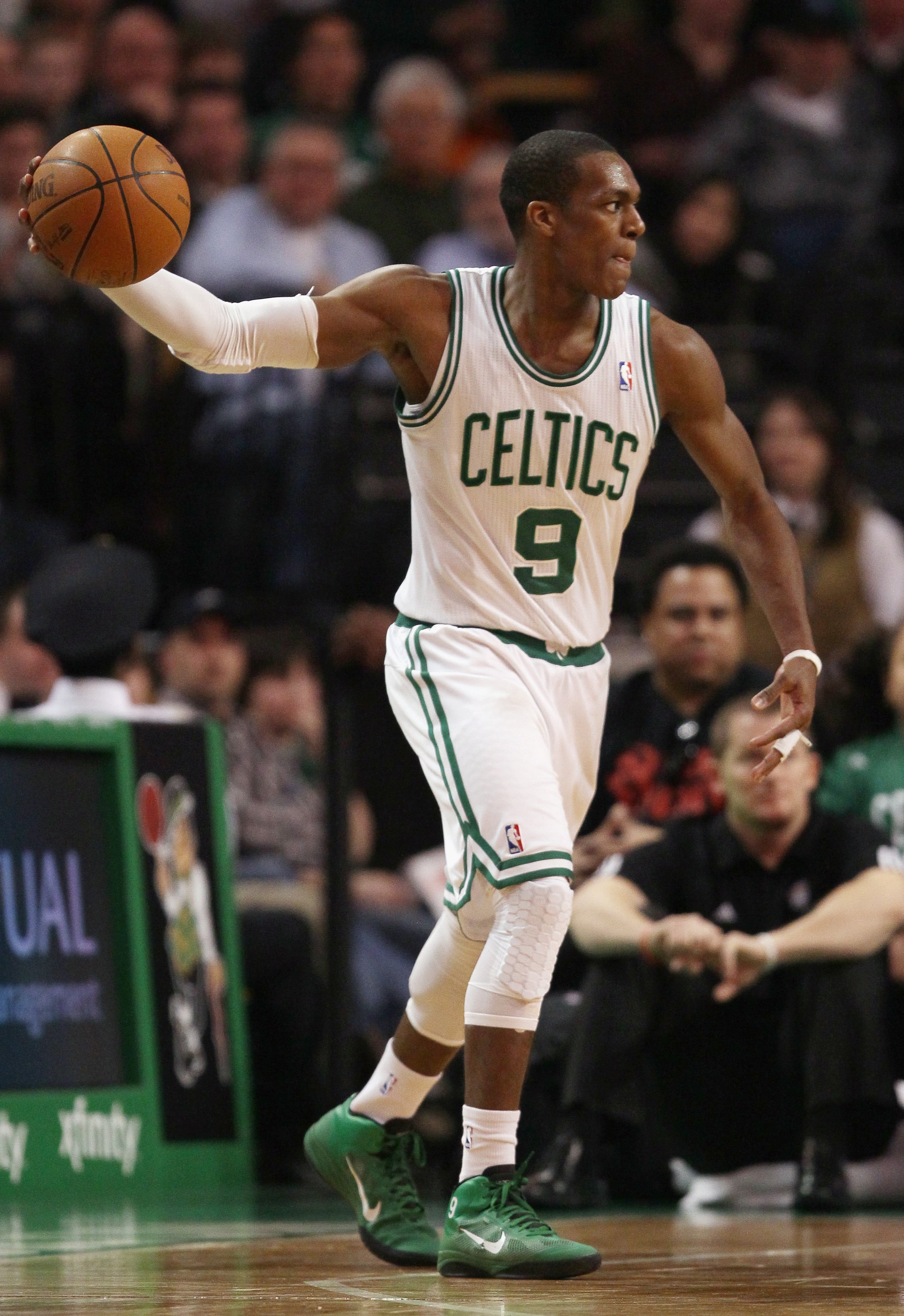 BOSTON, MA - MARCH 02: Rajon Rondo #9 of the Boston Celtics looks to pass in the second half against the Phoenix Suns on March 2, 2011 at the TD Garden in Boston, Massachusetts. The Celtics defeated the Suns 115-103. NOTE TO USER: User expressly acknowl BOSTON, MA - MARCH 02: Rajon Rondo #9 of the Boston Celtics looks to pass in the second half against the Phoenix Suns on March 2, 2011 at the TD Garden in Boston, Massachusetts. The Celtics defeated the Suns 115-103. NOTE TO USER: User expressly acknowl