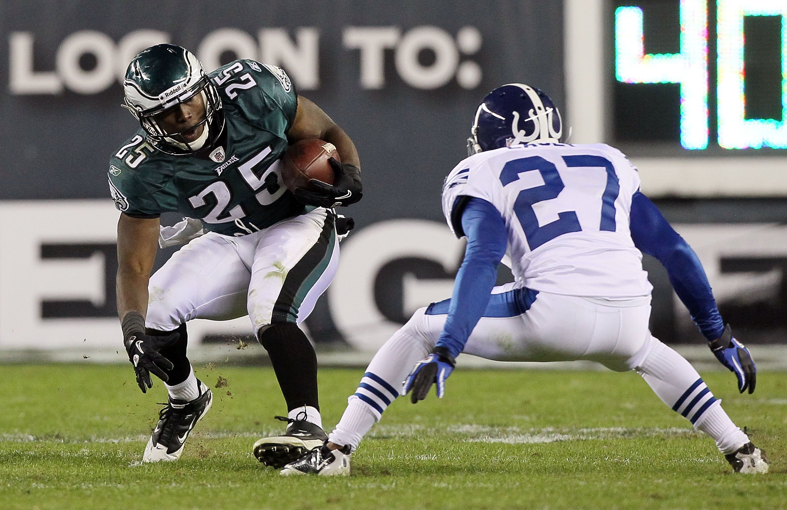 Philadelphia Eagles new quarterback Kevin Kolb scampers for yardage during  first quarter against the Jacksonville Jaguars at Lincoln Financial Field  in Philadelphia on August 13, 2010. Kolb replaces long time team quarterback