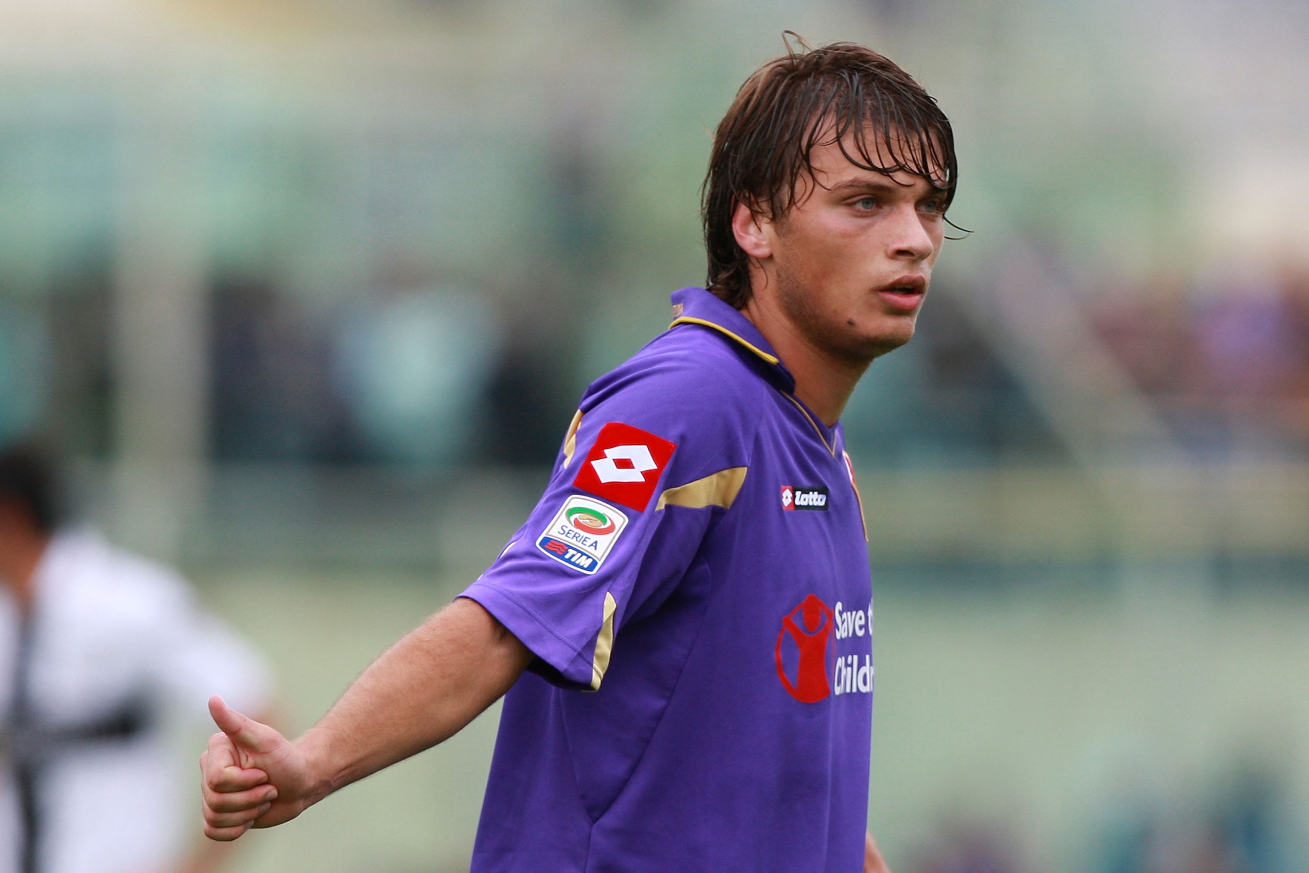 FLORENCE, ITALY - SEPTEMBER 26:  Adem Ljajic of ACF Fiorentina  gestures during the Serie A match between Fiorentina and Parma at Stadio Artemio Franchi on September 26, 2010 in Florence, Italy.  (Photo by Paolo Bruno/Getty Images)