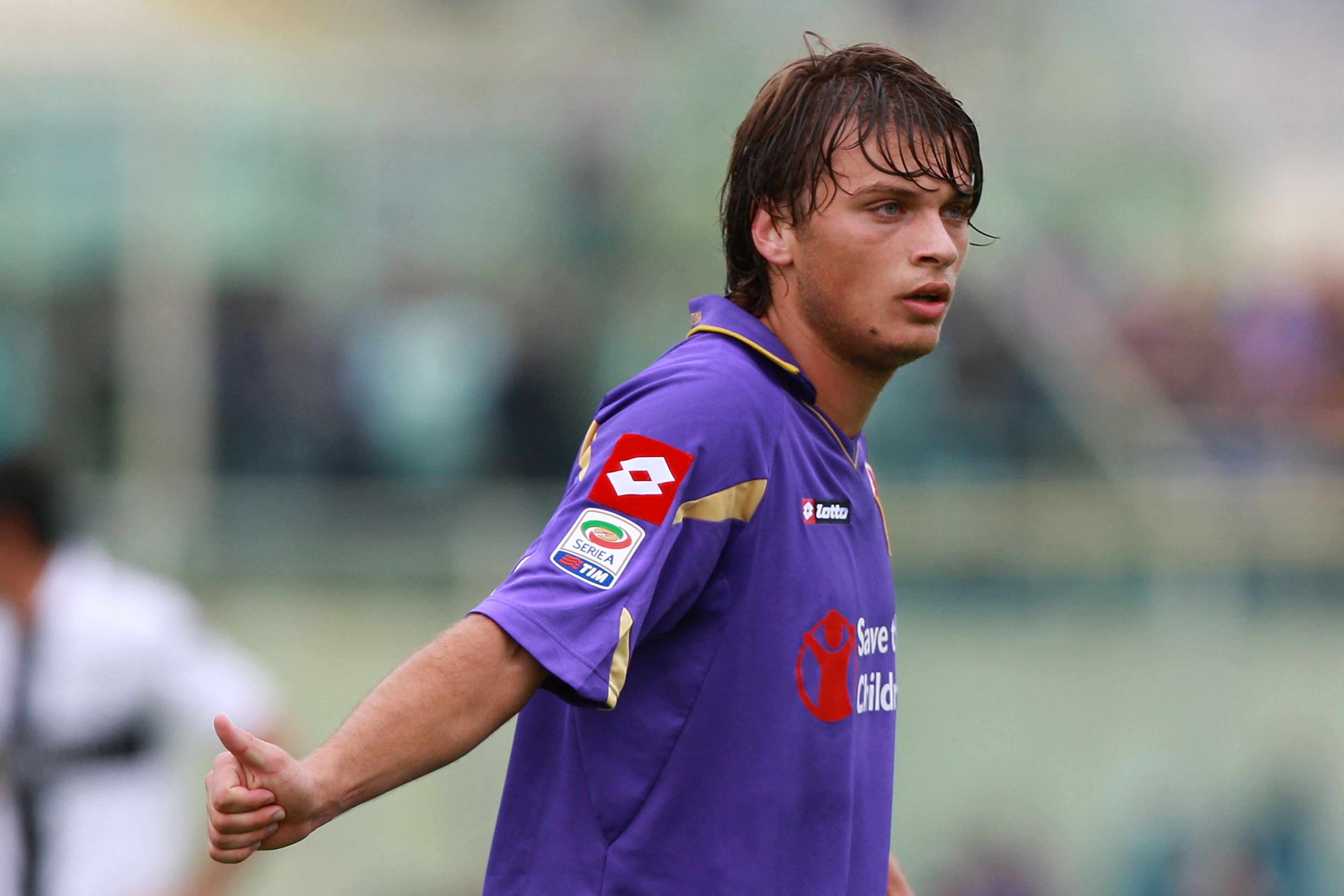 FLORENCE, ITALY - SEPTEMBER 26:  Adem Ljajic of ACF Fiorentina  gestures during the Serie A match between Fiorentina and Parma at Stadio Artemio Franchi on September 26, 2010 in Florence, Italy.  (Photo by Paolo Bruno/Getty Images)