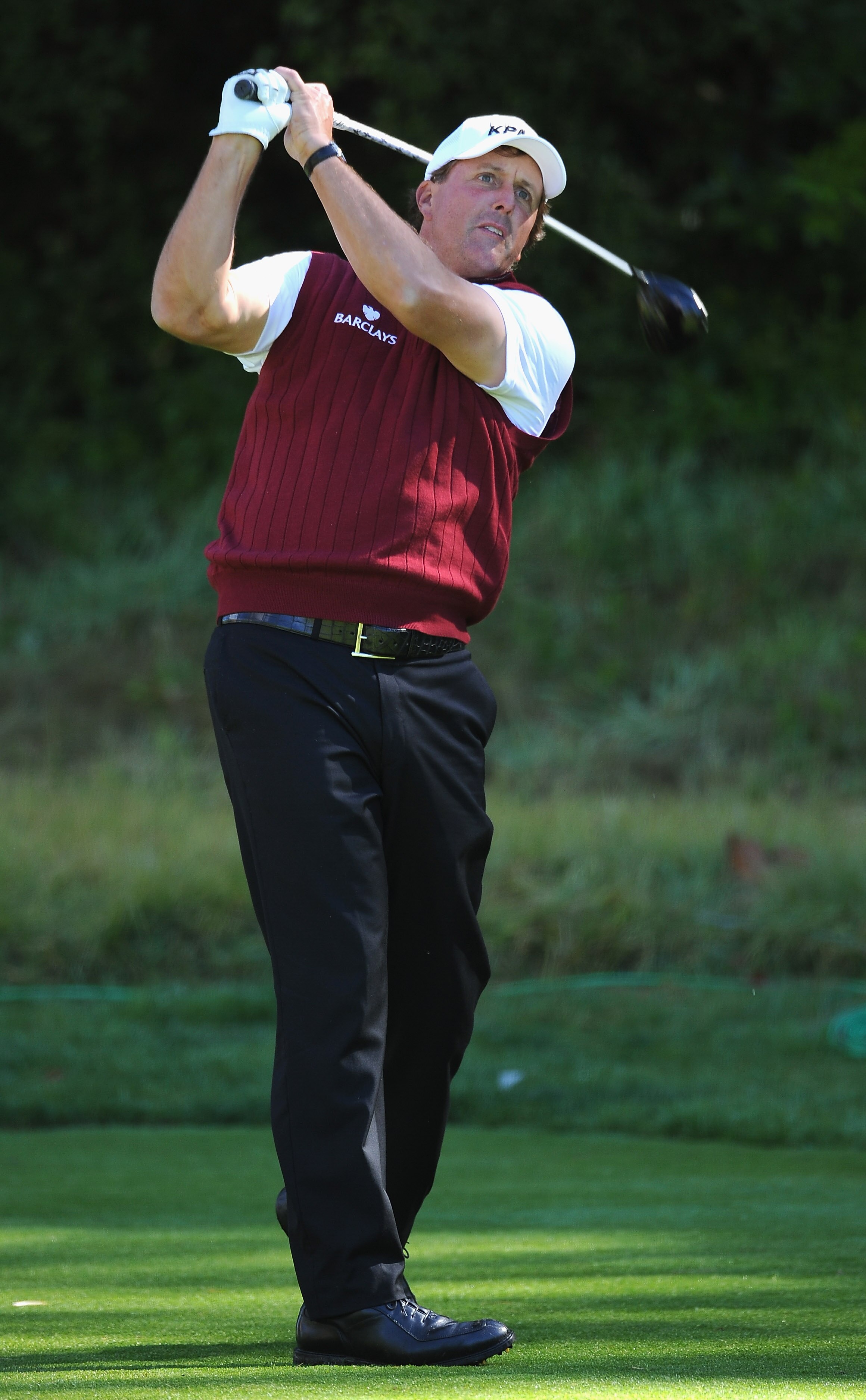 PACIFIC PALISADES, CA - FEBRUARY 20: Phil Mickelson plays his tee shot on the 13th hole during the final round of the Northern Trust Open at Riviera Country Club on February 20, 2011 in Pacific Palisades, California.  (Photo by Stuart Franklin/Getty Image