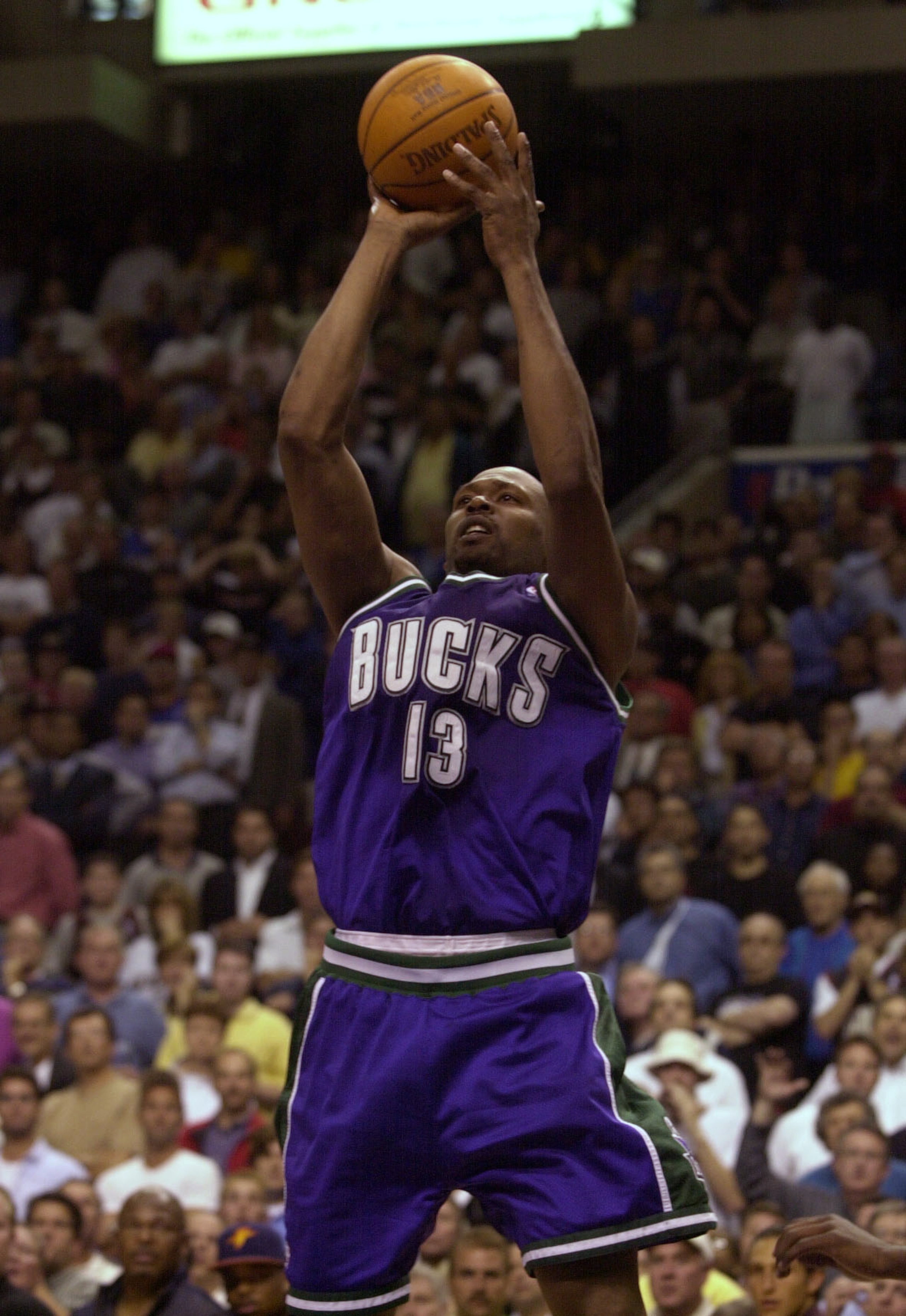 30 May 2001:  Glenn Robinson #13 of the Milwaukee Bucks takes a shot at the buzzer that could have won game 5 of the Eastern Conference Finals at the First Union Center in Philadelphia, Pennsylvania. The 76ers won 89-88.  DIGITAL IMAGE  Mandatory Credit: