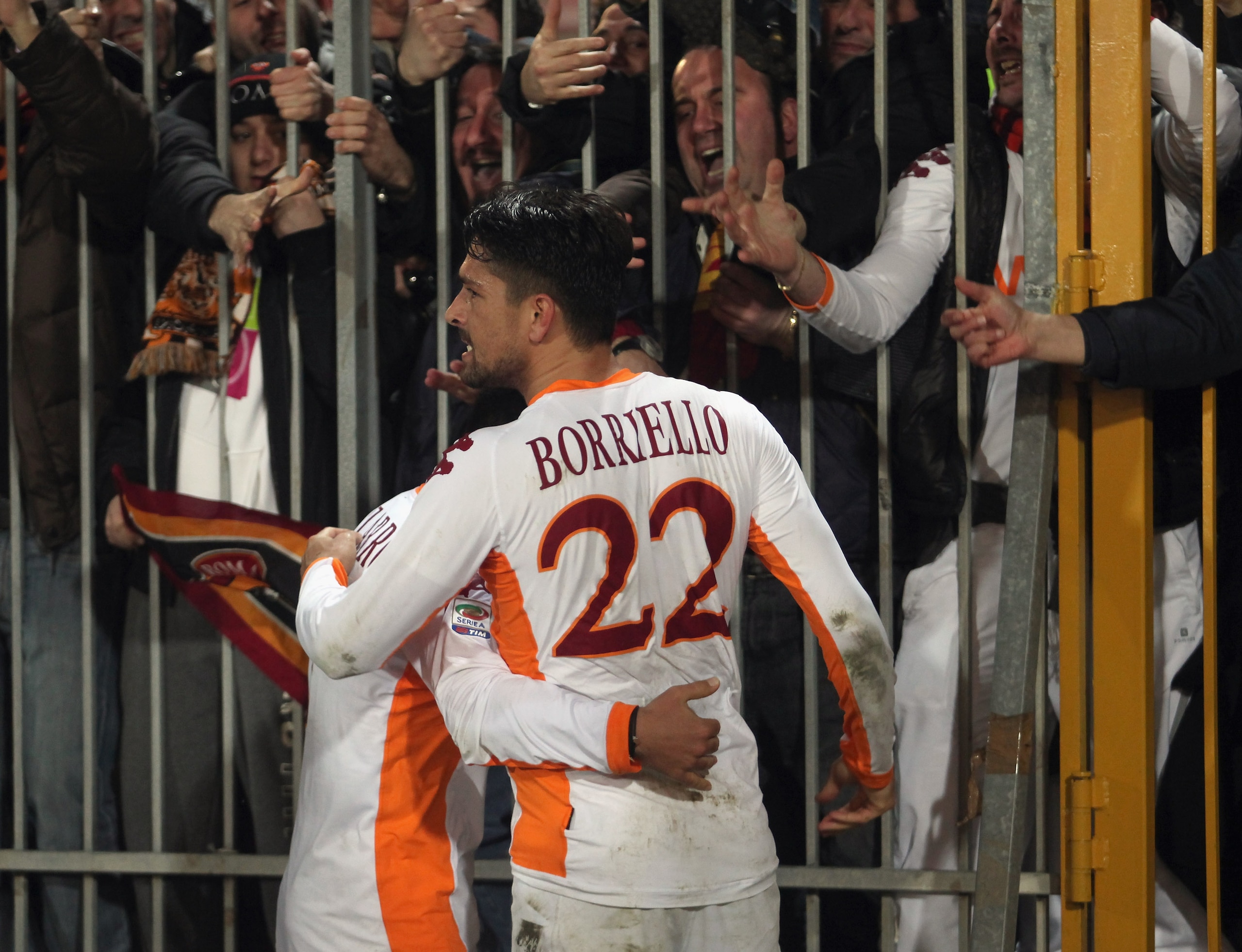 LECCE, ITALY - MARCH 04:  David Pizarro and Marco Borriello of Roma celebrate a victory goal during the Serie A match between US Lecce and AS Roma at Stadio Via del Mare on March 4, 2011 in Lecce, Italy.  (Photo by Maurizio Lagana/Getty Images)