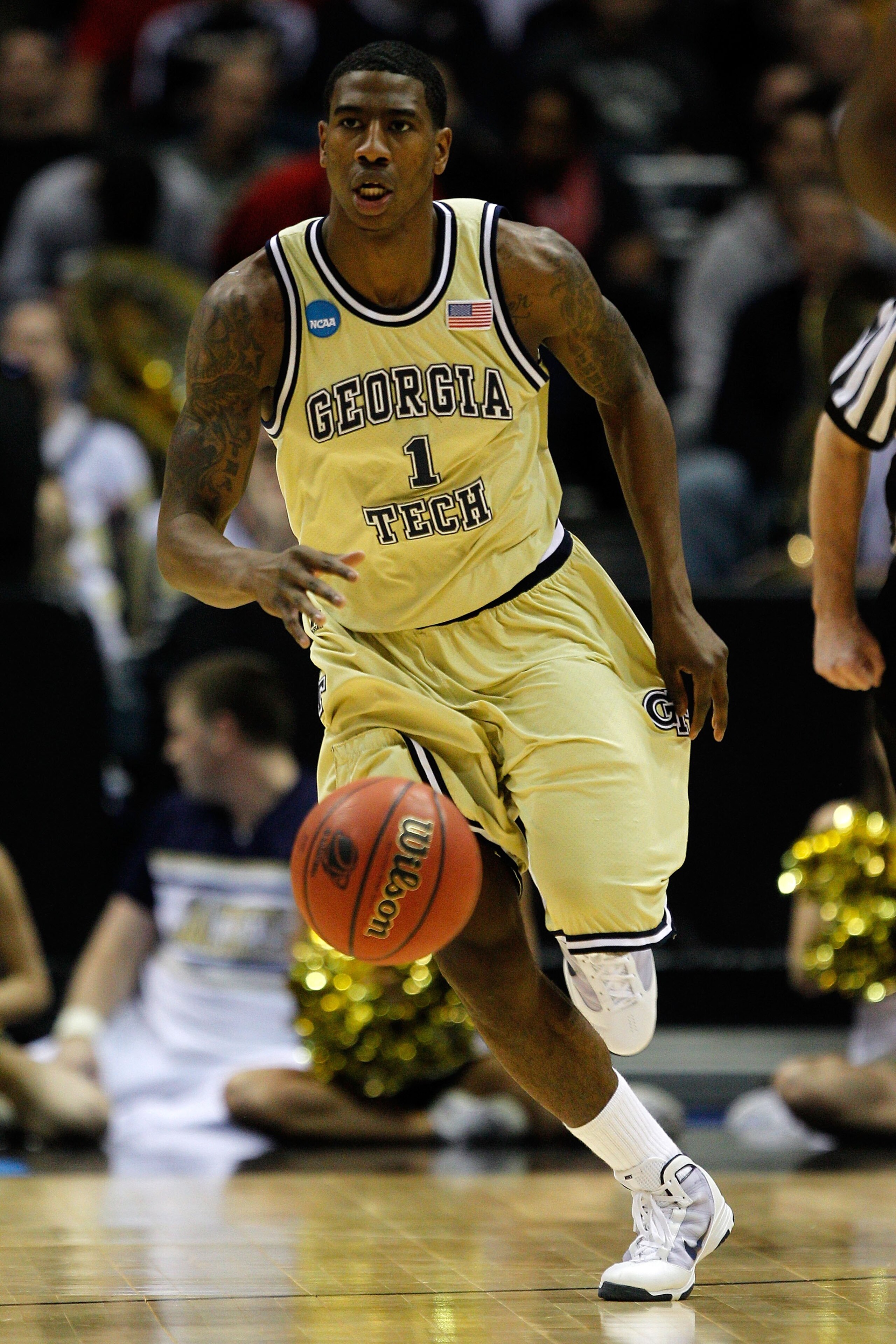 MILWAUKEE - MARCH 21:  Iman Shumpert #1 of the Georgia Tech Yellow Jackets moves the ball against the Ohio State Buckeyes during the second round of the 2010 NCAA men's basketball tournament at the Bradley Center on March 21, 2010 in Milwaukee, Wisconsin.