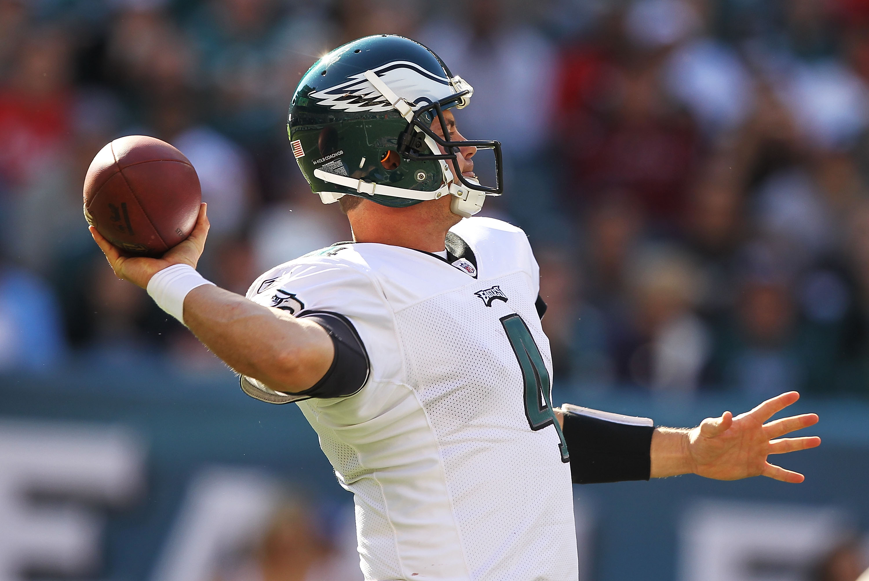 PHILADELPHIA - OCTOBER 17: Kevin Kolb #4 of the Philadelphia Eagles passes a touchdown to Jeremy Maclin #18 in the third quarteragainst the Atlanta Falcons during their game at Lincoln Financial Field on October 17, 2010 in Philadelphia, Pennsylvania. ( PHILADELPHIA - OCTOBER 17: Kevin Kolb #4 of the Philadelphia Eagles passes a touchdown to Jeremy Maclin #18 in the third quarteragainst the Atlanta Falcons during their game at Lincoln Financial Field on October 17, 2010 in Philadelphia, Pennsylvania. (
