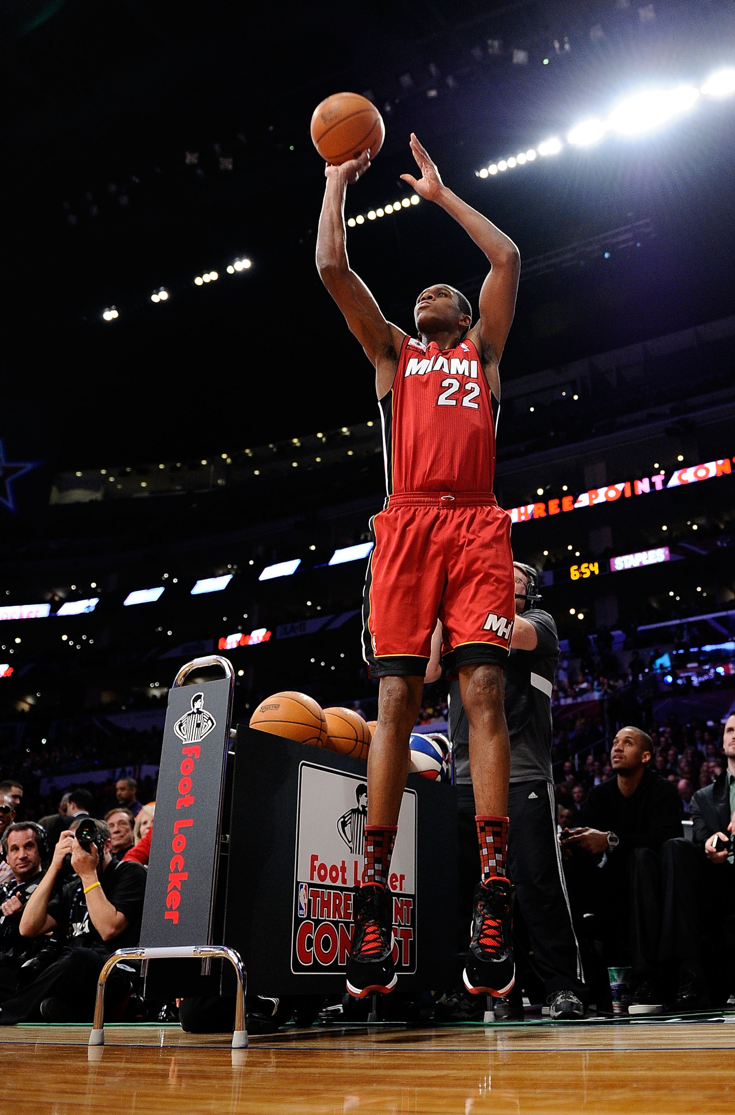 LOS ANGELES, CA - FEBRUARY 19:  James Jones #22 of the Miami Heat competes in the Foot Locker Three-Point Contest apart of NBA All-Star Saturday Night at Staples Center on February 19, 2011 in Los Angeles, California.  (Photo by Kevork Djansezian/Getty Im