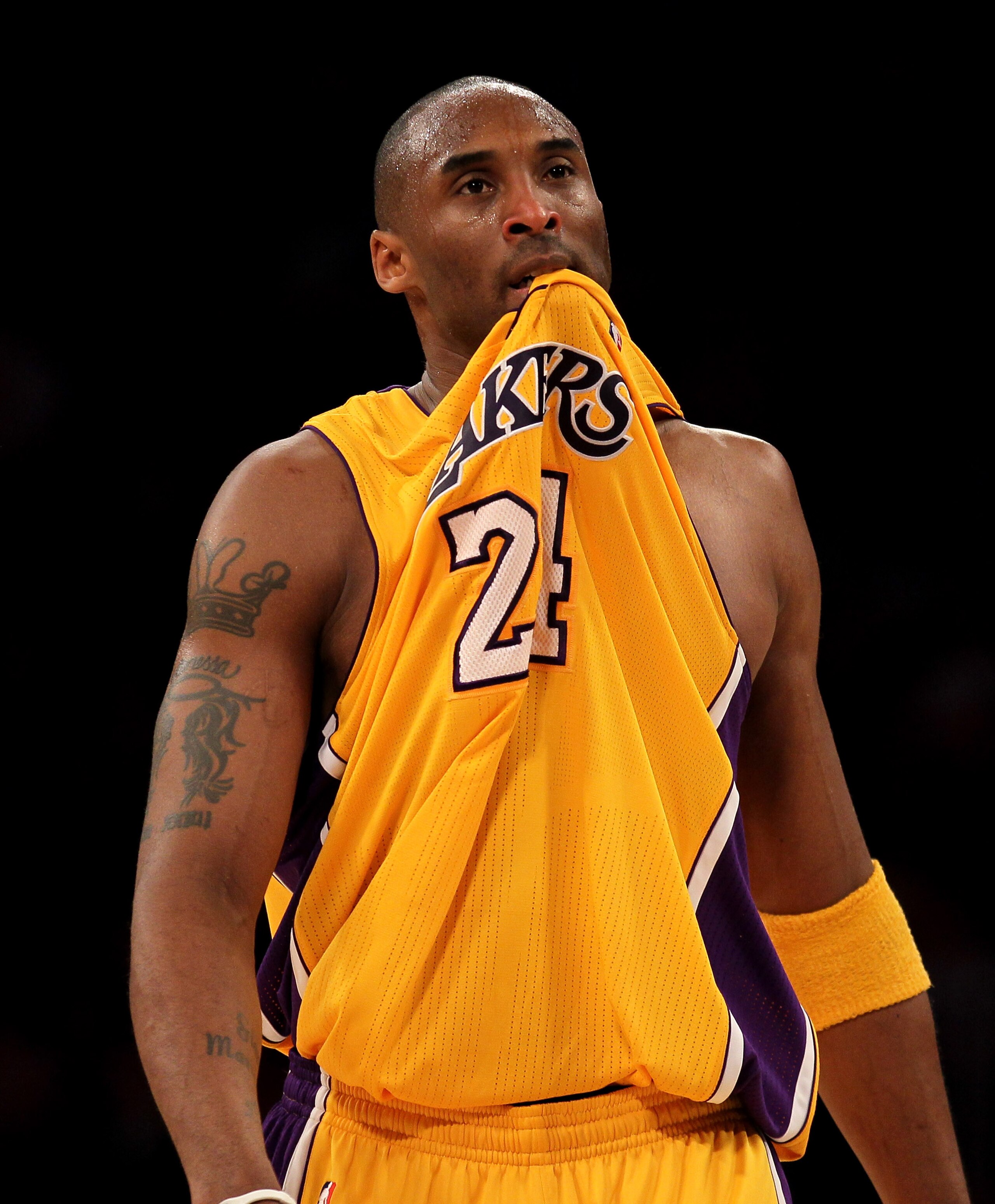 LOS ANGELES, CA - FEBRUARY 25:  Kobe Bryant #24 of the Los Angeles Lakers walks on the court after being shaken up in the game against the Los Angeles Clippers at Staples Center on February 25, 2011 in Los Angeles, California. The Lakers won 100-88.  NOTE