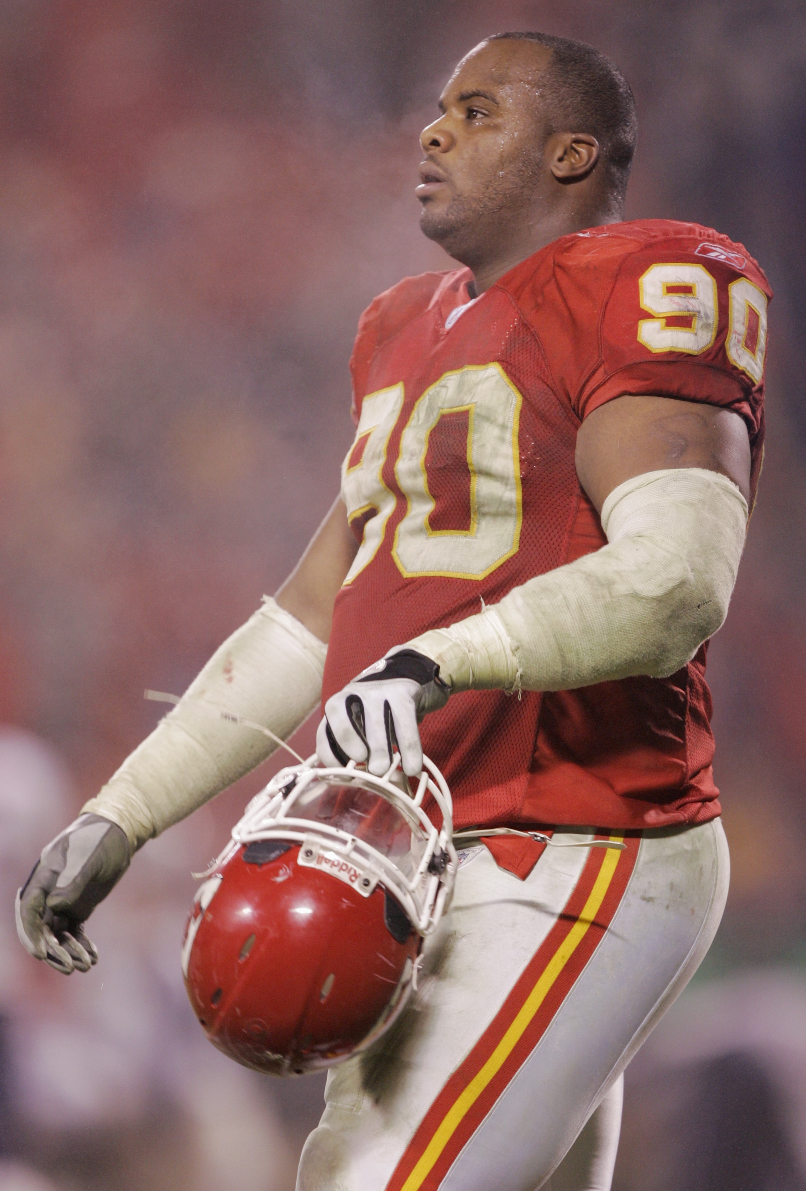 KANSAS CITY, MO - NOVEMBER 22:  Defensive tackle Ryan Sims #90 of the Kansas City Chiefs walks on the field during the game against the New England Patriots on November 22, 2004 at Arrowhead Stadium in Kansas City, Missouri.  The Patriots won 27-19.  (Pho