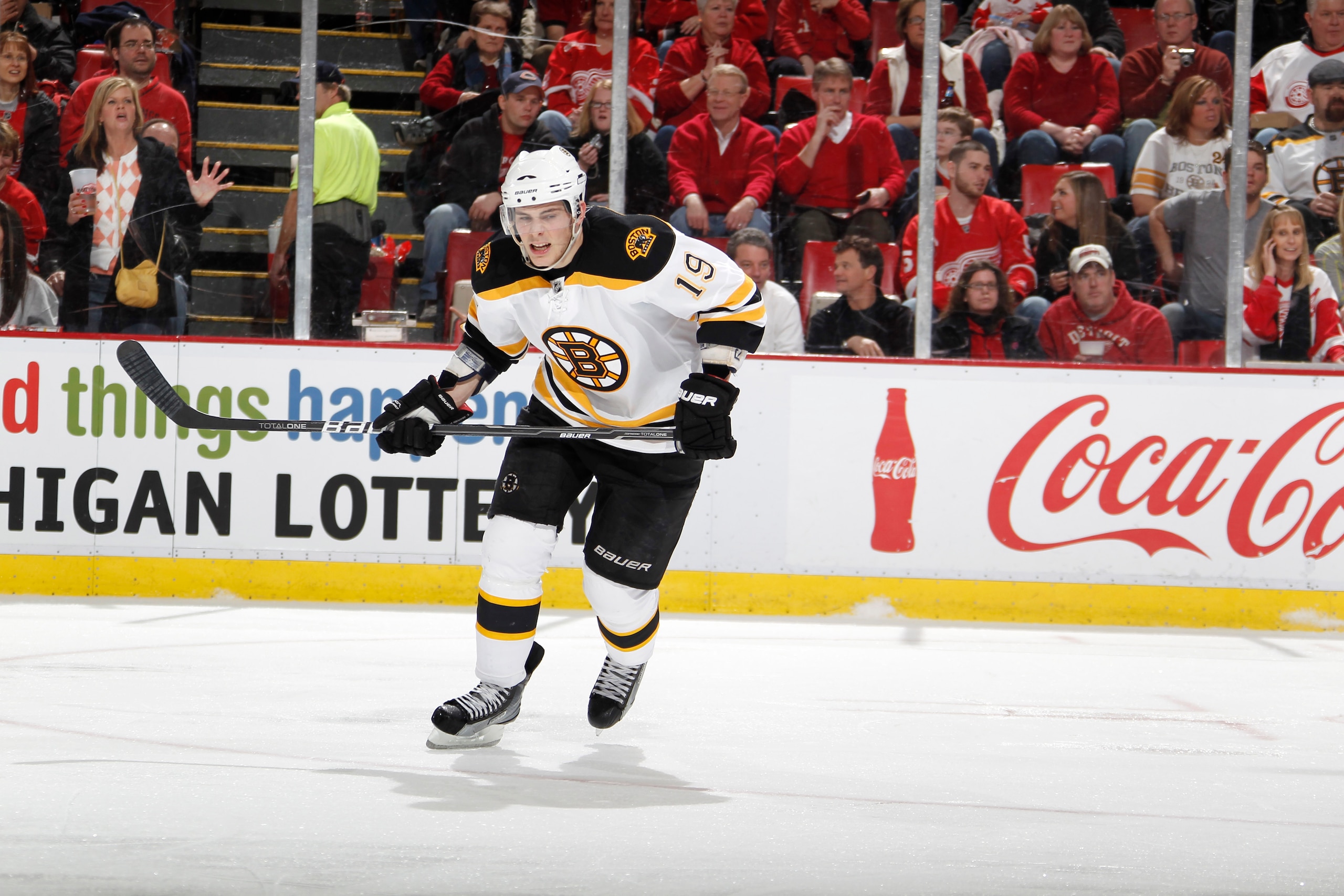 DETROIT, MI - FEBRUARY 13:  Tyler Seguin #19 of the Boston Bruins skates against the Detroit Red Wings on February 13, 2011 in Detroit, Michigan.  (Photo by Gregory Shamus/Getty Images)