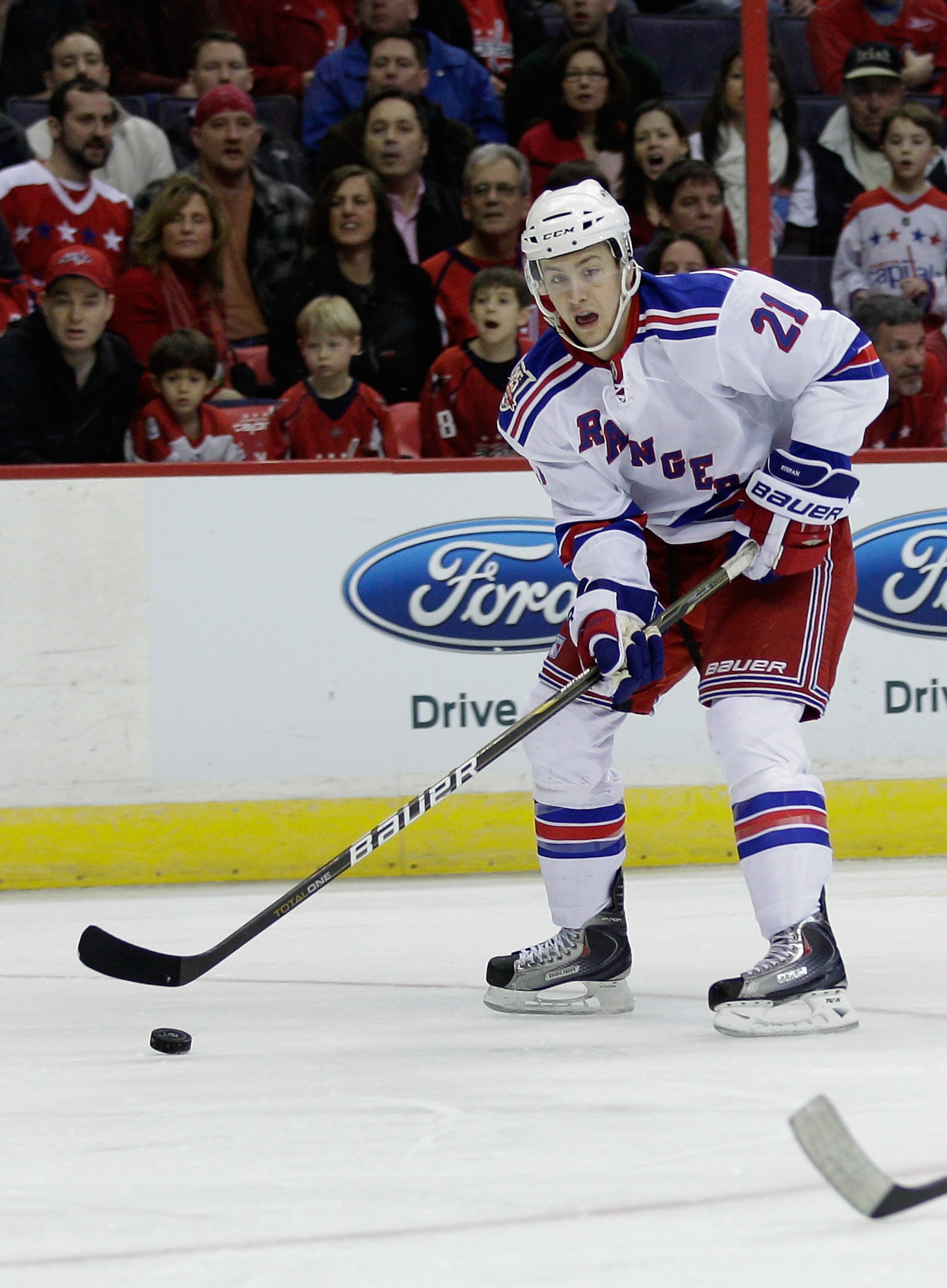 WASHINGTON, DC - FEBRUARY 25: Derek Stepan #21 of the New York Rangers against the  Washington Capitals at the Verizon Center on February 25, 2011 in Washington, DC. The Rangers won 6-0.  (Photo by Rob Carr/Getty Images)