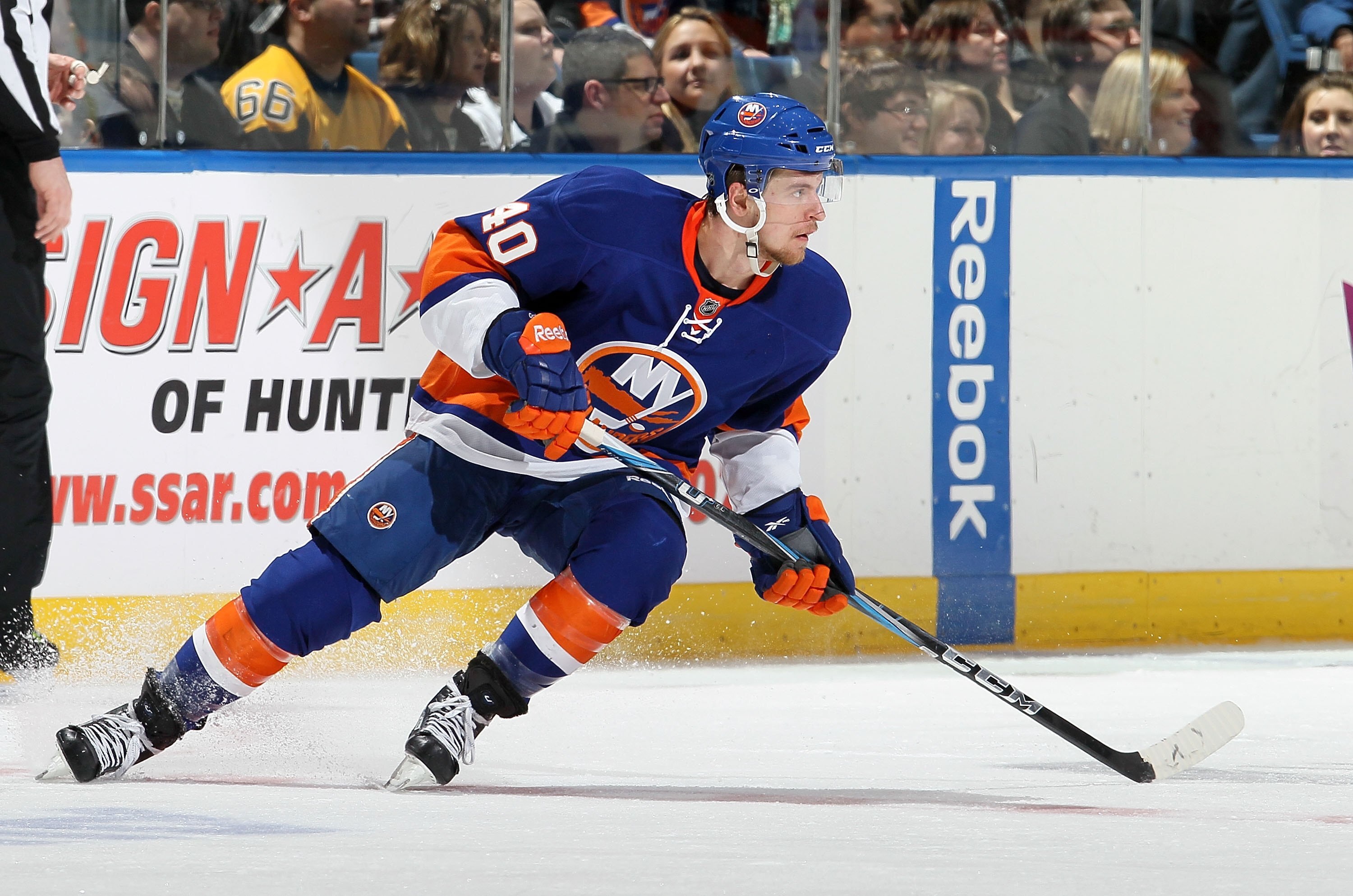 UNIONDALE, NY - FEBRUARY 11:  Michael Grabner #40 of the New York Islanders in action against the Pittsburgh Penguins on February 11, 2011 at Nassau Coliseum in Uniondale, New York. The Isles defeated the Pens 9-3.  (Photo by Jim McIsaac/Getty Images)