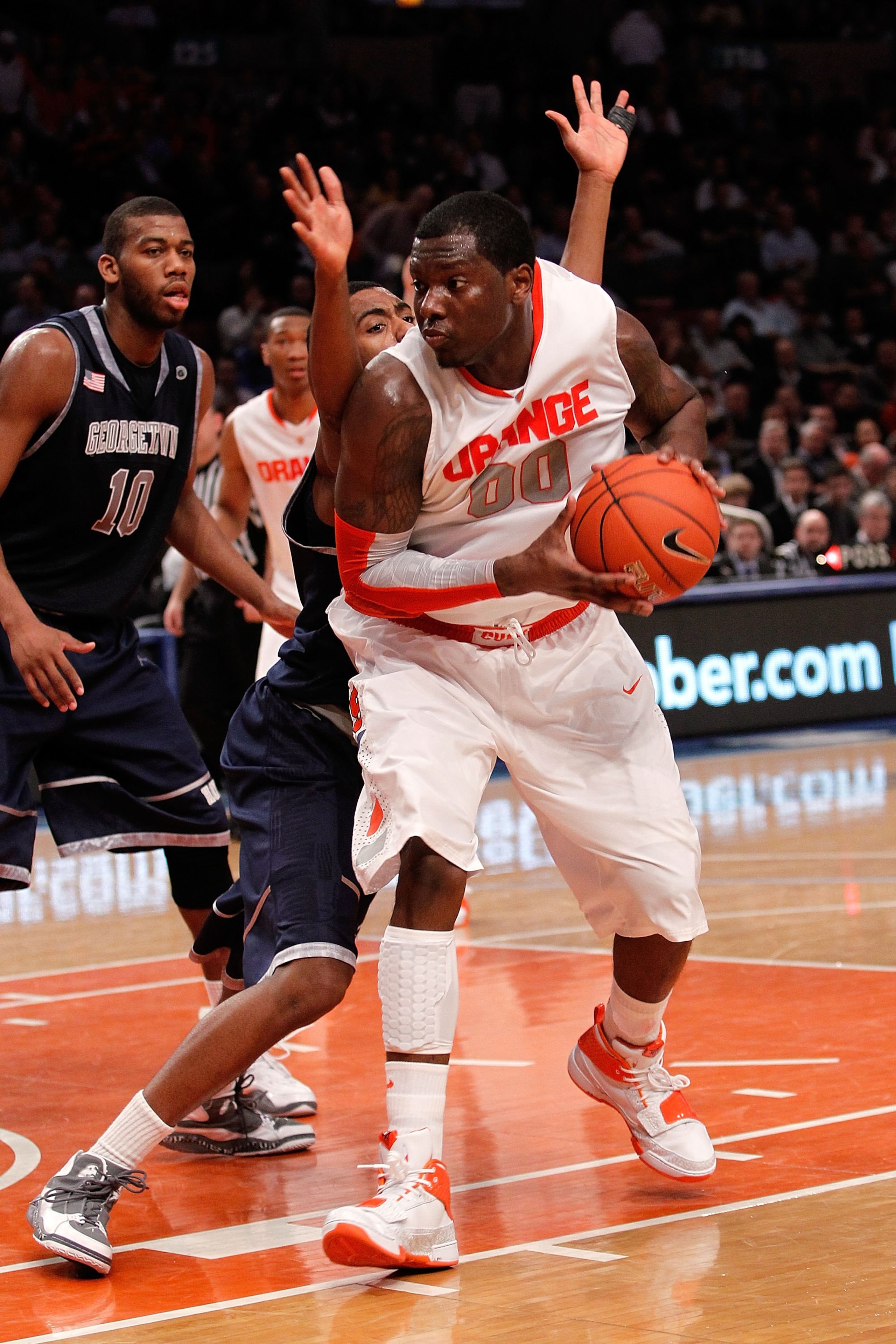 NEW YORK - MARCH 11:  Rick Jackson #00 of the Syracuse Orange handles the ball during the quarterfinal of the 2010 NCAA Big East Tournament at Madison Square Garden on March 11, 2010 in New York City.  (Photo by Michael Heiman/Getty Images)