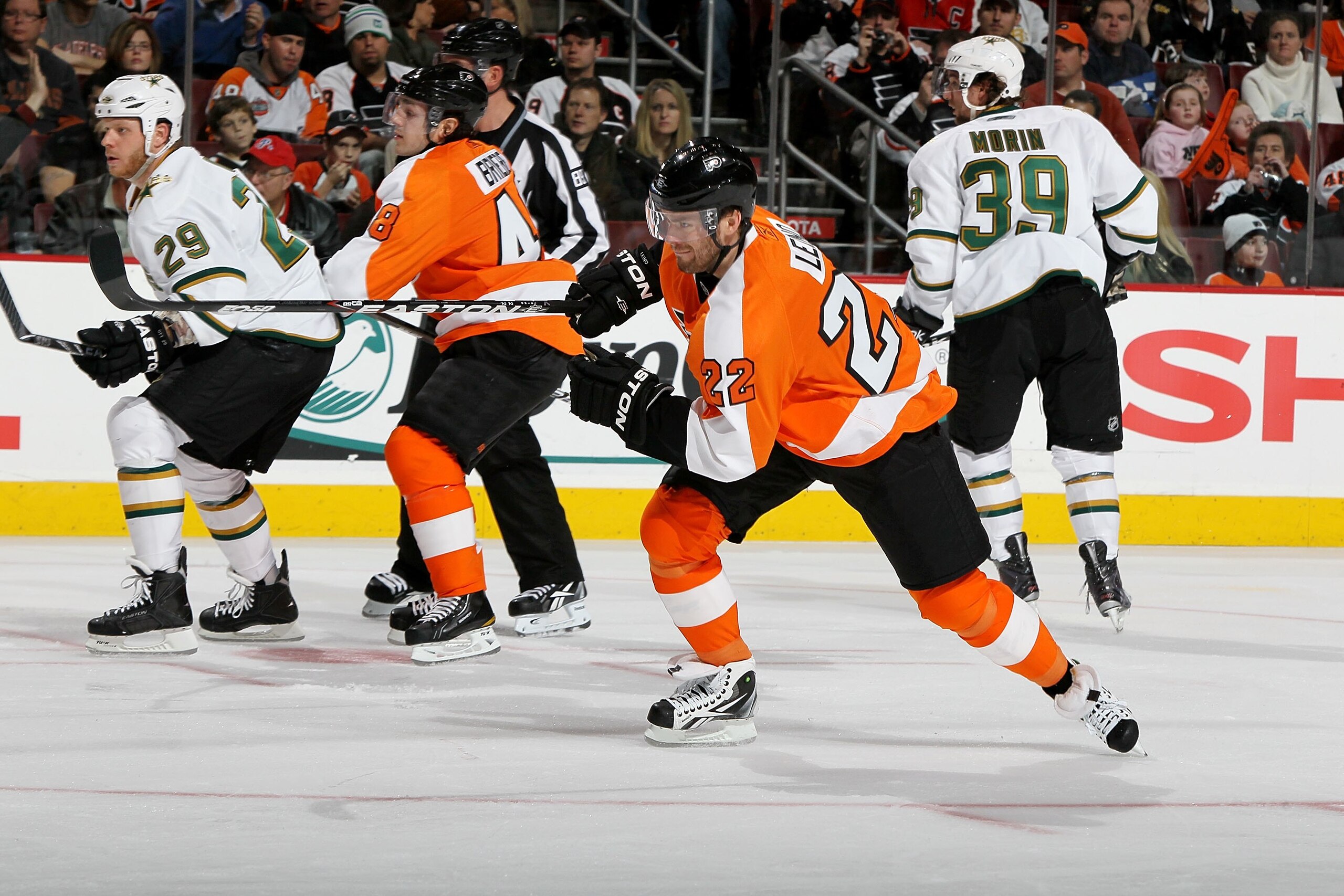 PHILADELPHIA, PA - FEBRUARY 05:  Ville Leino #22 of the Dallas Stars skates against the Philadelphia Flyers on February 5, 2011 at Wells Fargo Center in Philadelphia, Pennsylvania. The Flyers defeated the Stars 3-1.  (Photo by Jim McIsaac/Getty Images)