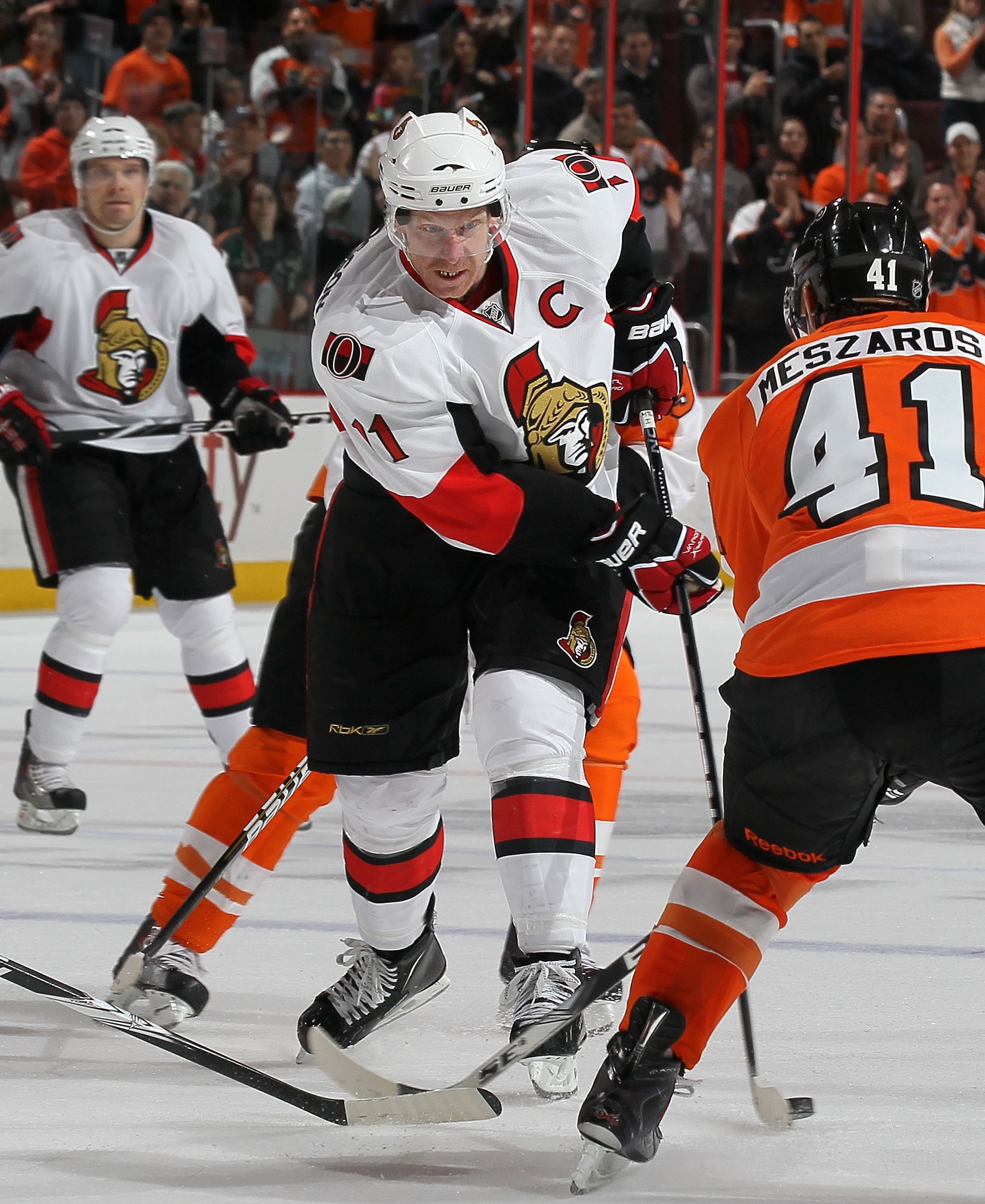PHILADELPHIA, PA - JANUARY 20:  Daniel Alfredsson #11 of the Ottawa Senators skates against the Philadelphia Flyers on January 20, 2011 at Wells Fargo Center in Philadelphia, Pennsylvania.  (Photo by Jim McIsaac/Getty Images)