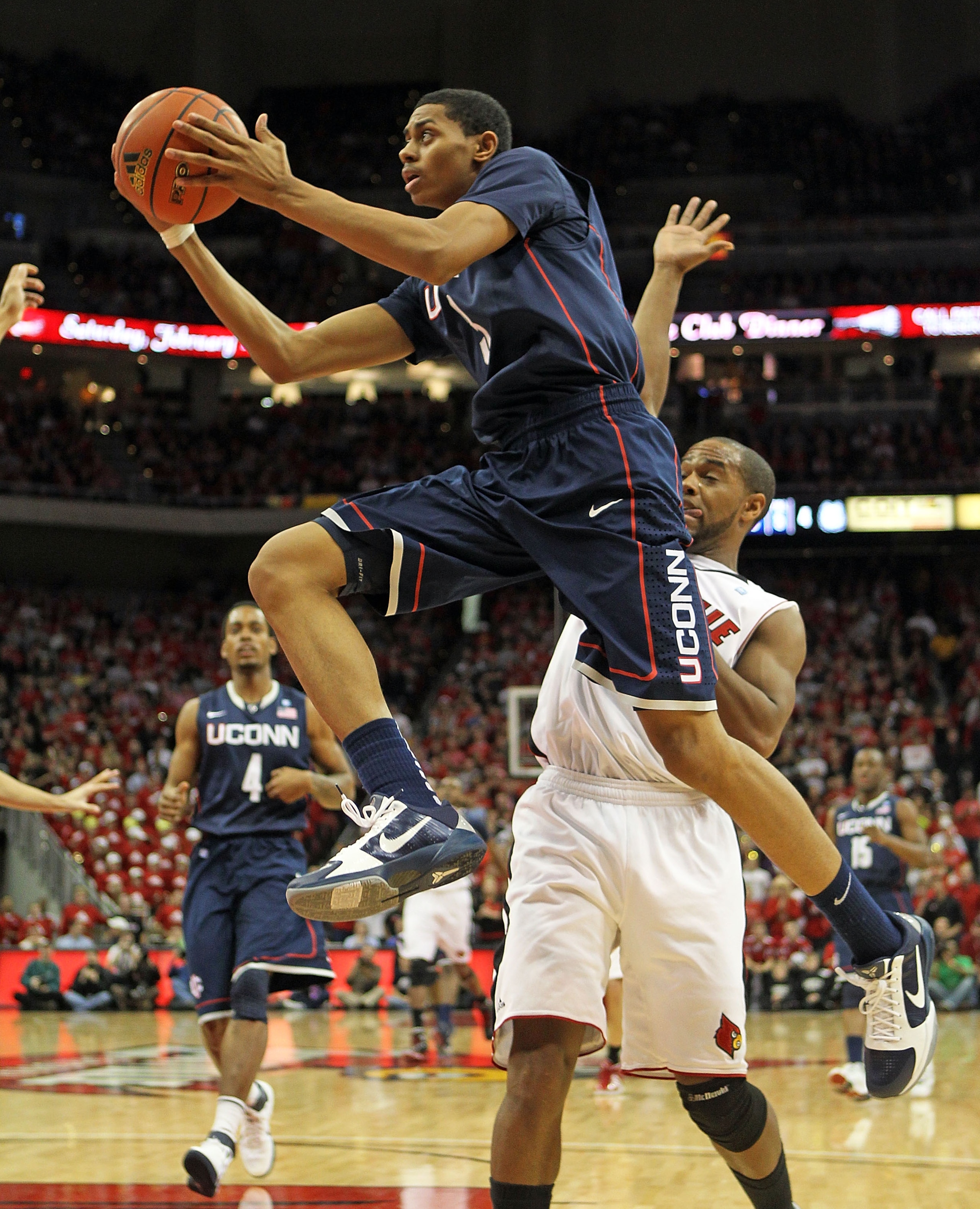LOUISVILLE, KY - FEBRUARY 18: Jeremy Lamb #3 of the Connecticut Huskies  shoots the ball during the Big East Conference game against the Louisville Cardinals at the KFC Yum! Center on February 18, 2011 in Louisville, Kentucky.  (Photo by Andy Lyons/Getty