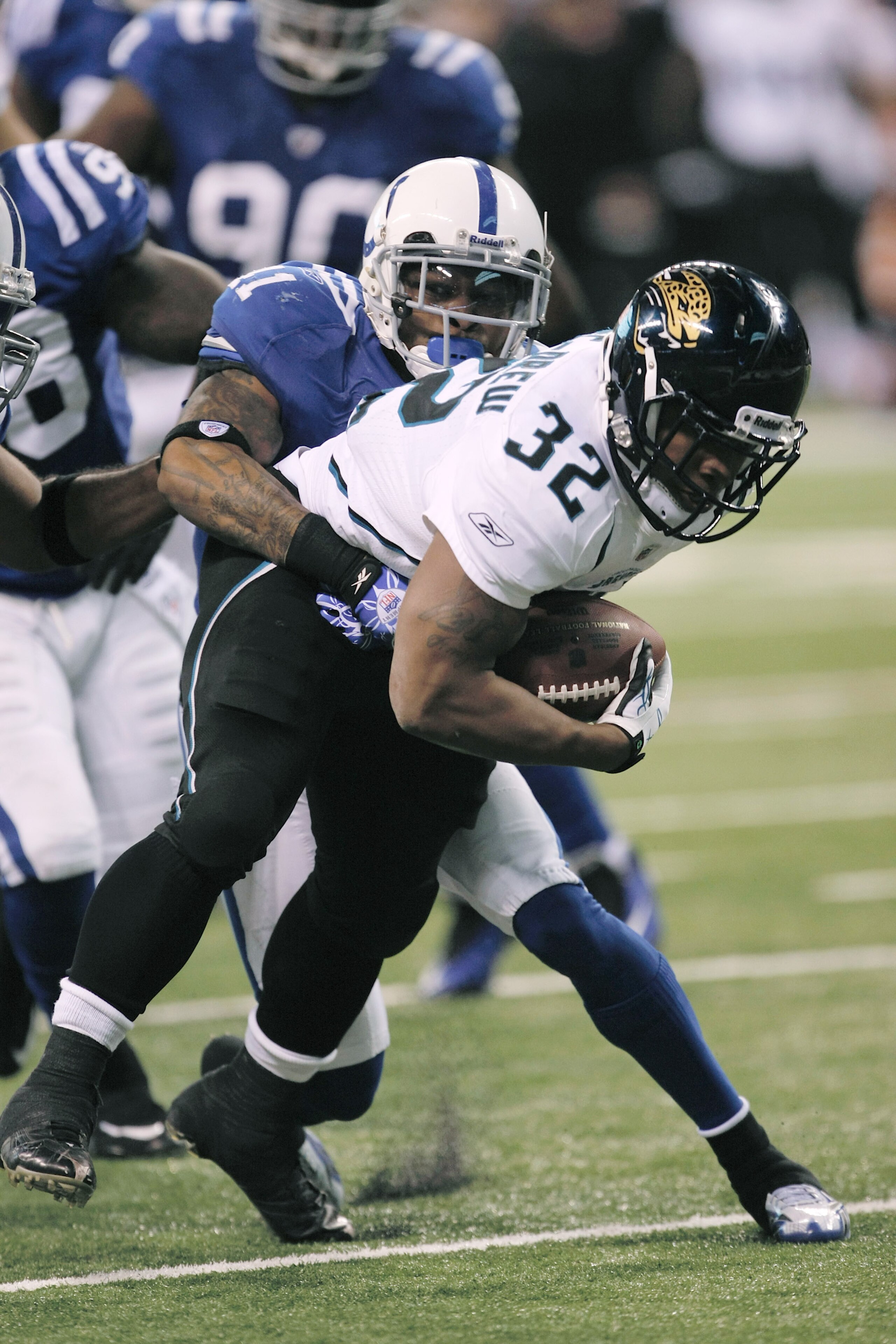 INDIANAPOLIS, IN - DECEMBER 19: Maurice Jones-Drew #32 of the Jacksonville Jaguars runs against the Indianapolis Colts at Lucas Oil Stadium on December 19, 2010 in Indianapolis, Indiana.  (Photo by Scott Boehm/Getty Images)