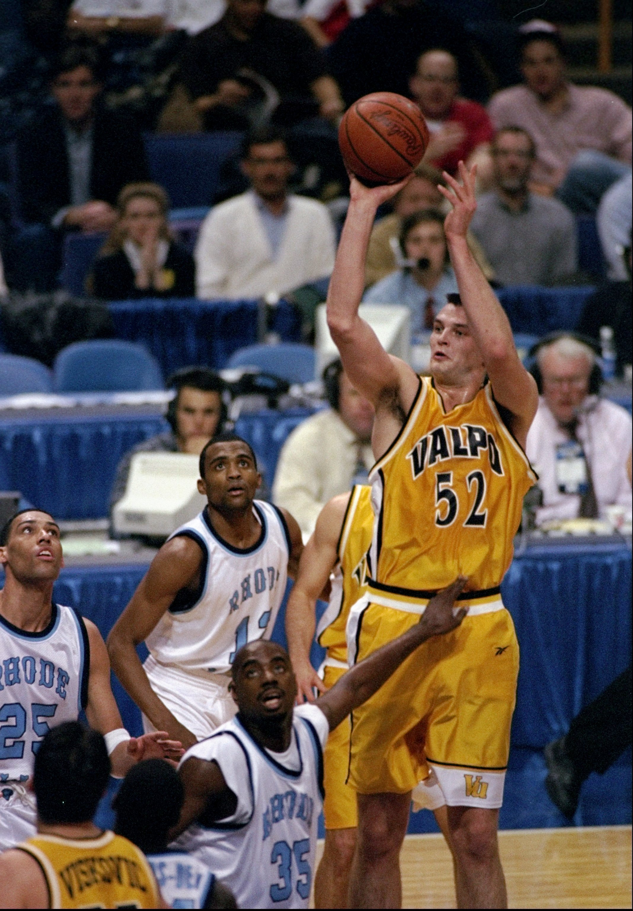 20 Mar 1998: Center Antanas Vilcinskas of the Valparaiso Crusaders (right) in action against forward Joshua King and center Luther Clay of the Rhode Island Rams during an NCAA tournament game. Rhode Island defeated Valparaiso 74-68. Mandatory Credit: Ma
