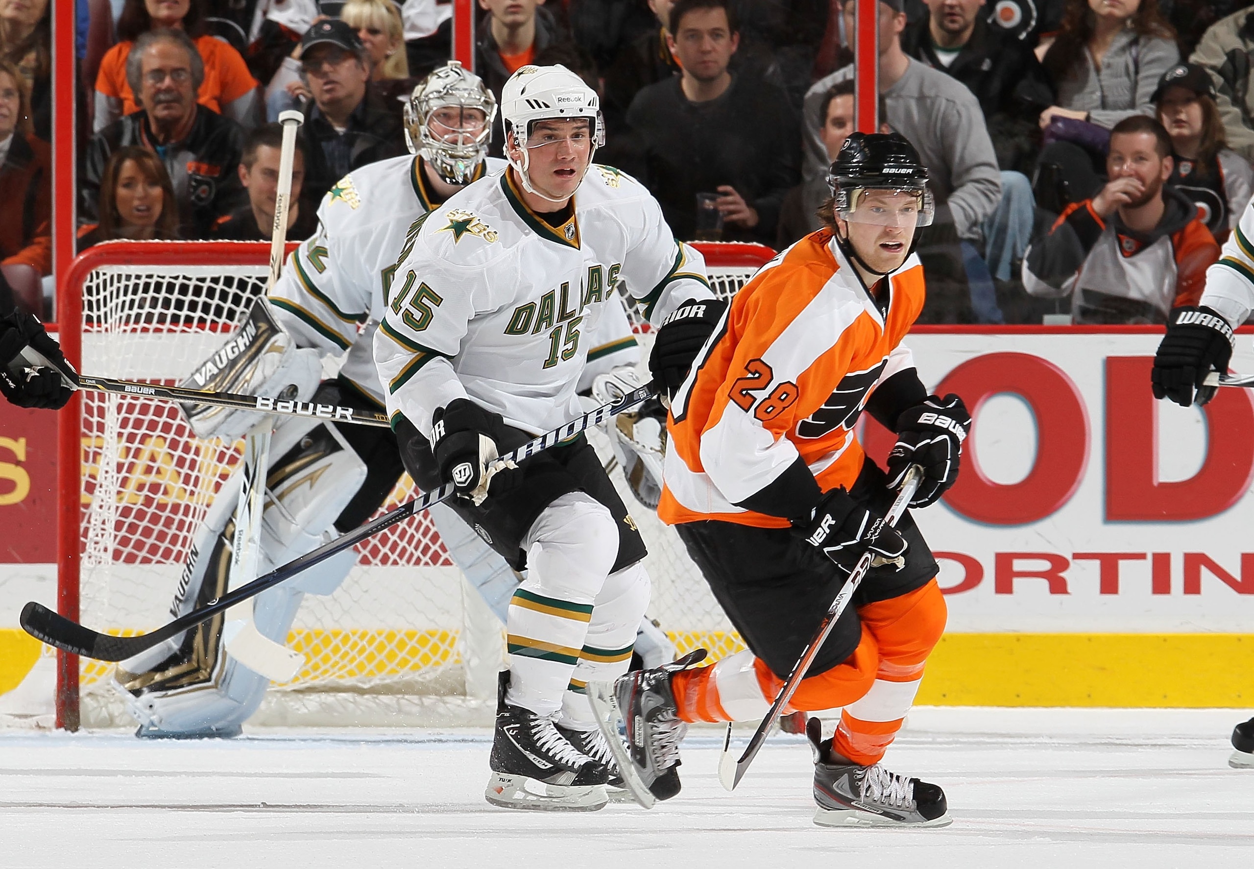 PHILADELPHIA, PA - FEBRUARY 05: Jamie Langenbrunner #15 of the Dallas Stars skates against Claude Giroux #28 of the Philadelphia Flyers on February 5, 2011 at Wells Fargo Center in Philadelphia, Pennsylvania. The Flyers defeated the Stars 3-1. (Photo by PHILADELPHIA, PA - FEBRUARY 05: Jamie Langenbrunner #15 of the Dallas Stars skates against Claude Giroux #28 of the Philadelphia Flyers on February 5, 2011 at Wells Fargo Center in Philadelphia, Pennsylvania. The Flyers defeated the Stars 3-1. (Photo by