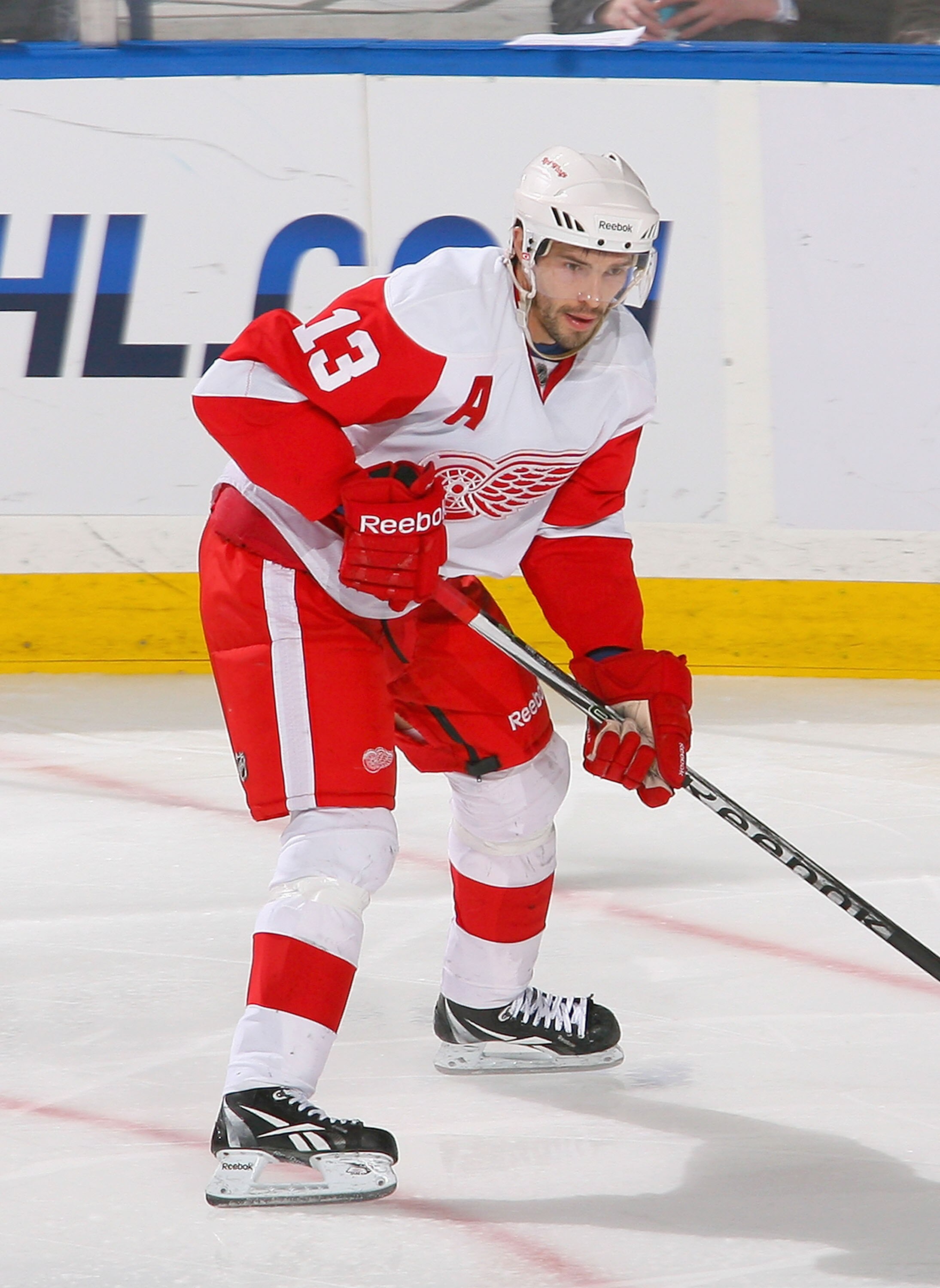 BUFFALO, NY - FEBRUARY 26: Pavel Datsyuk #13 of the Detroit Red Wings skates against the Buffalo Sabres  at HSBC Arena on February 26, 2011 in Buffalo, New York. Detroit won 3-2 in a shootout.  (Photo by Rick Stewart/Getty Images)