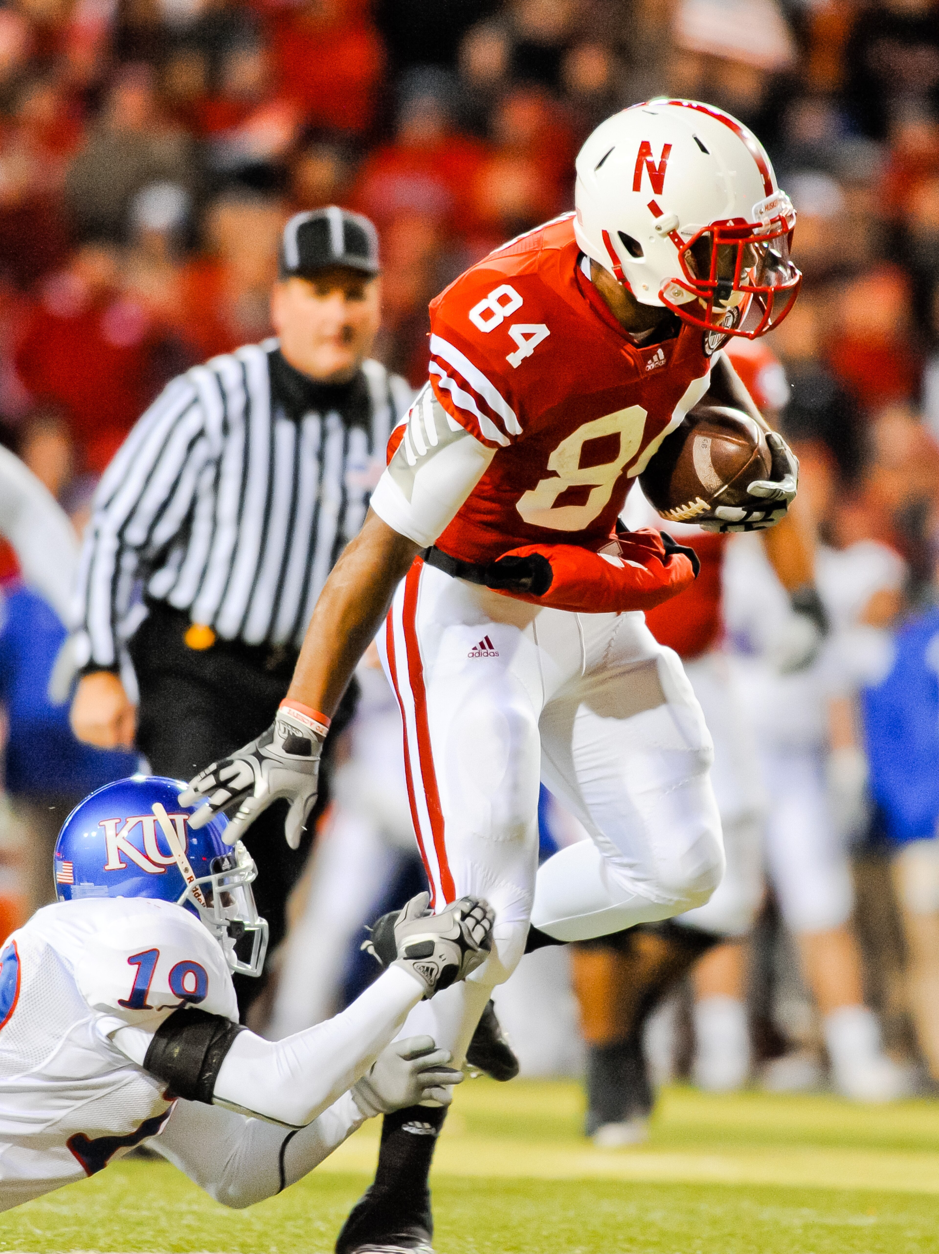 LINCOLN, NE - NOVEMBER 13: Brandon Kinnie #84 of the Nebraska Cornhuskers runs after a catch against the Kansas Jayhawks during their game at Memorial Stadium on November 13, 2010 in Lincoln, Nebraska. Nebraska Defeated Kansas 20-3. (Photo by Eric Francis LINCOLN, NE - NOVEMBER 13: Brandon Kinnie #84 of the Nebraska Cornhuskers runs after a catch against the Kansas Jayhawks during their game at Memorial Stadium on November 13, 2010 in Lincoln, Nebraska. Nebraska Defeated Kansas 20-3. (Photo by Eric Francis