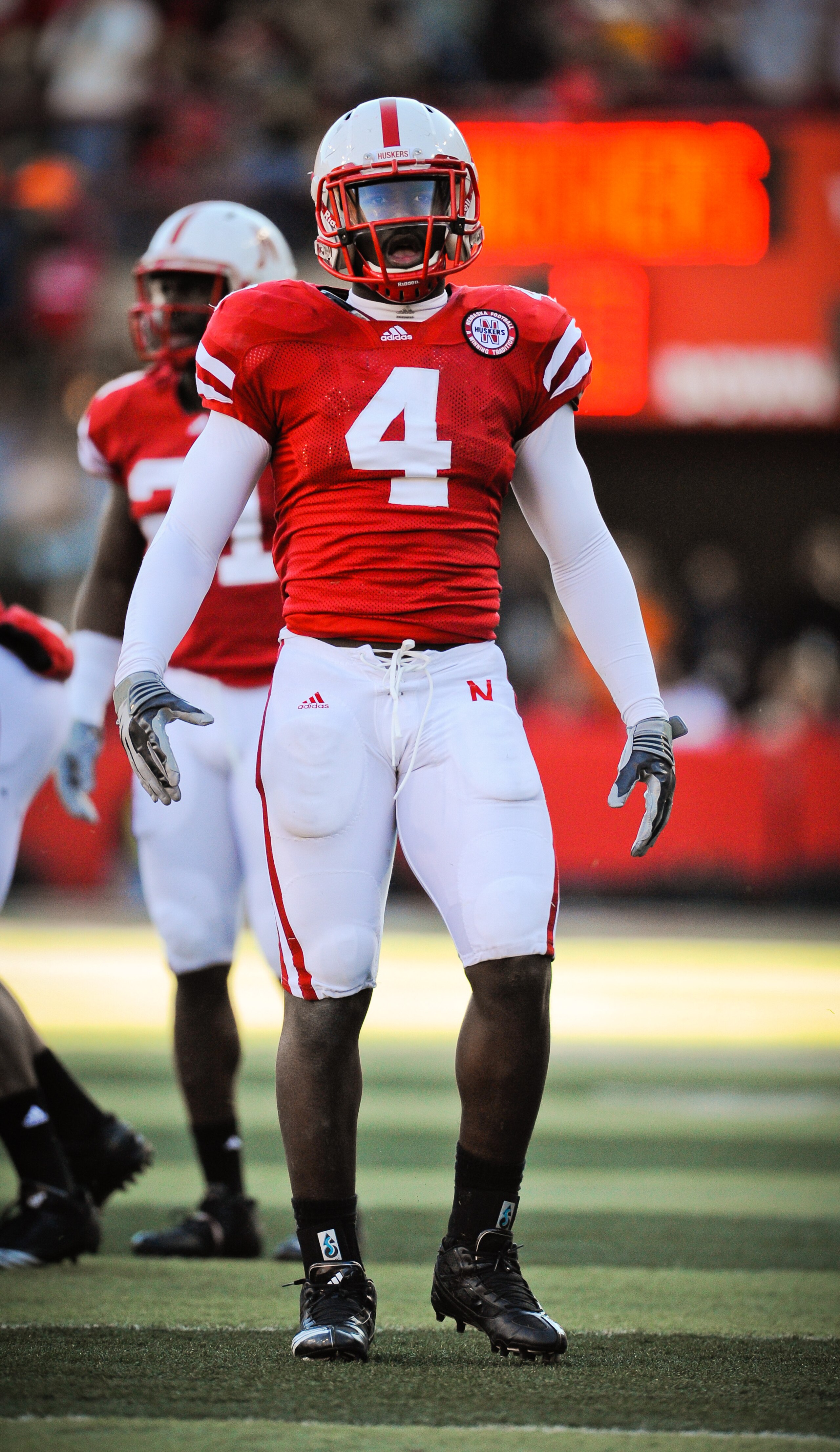 LINCOLN, NE - NOVEMBER 26: Lavonte David #4 of the Nebraska Cornhuskers during their game at Memorial Stadium on November 26, 2010 in Lincoln, Nebraska. Nebraska defeated Colorado 45-17 (Photo by Eric Francis/Getty Images)