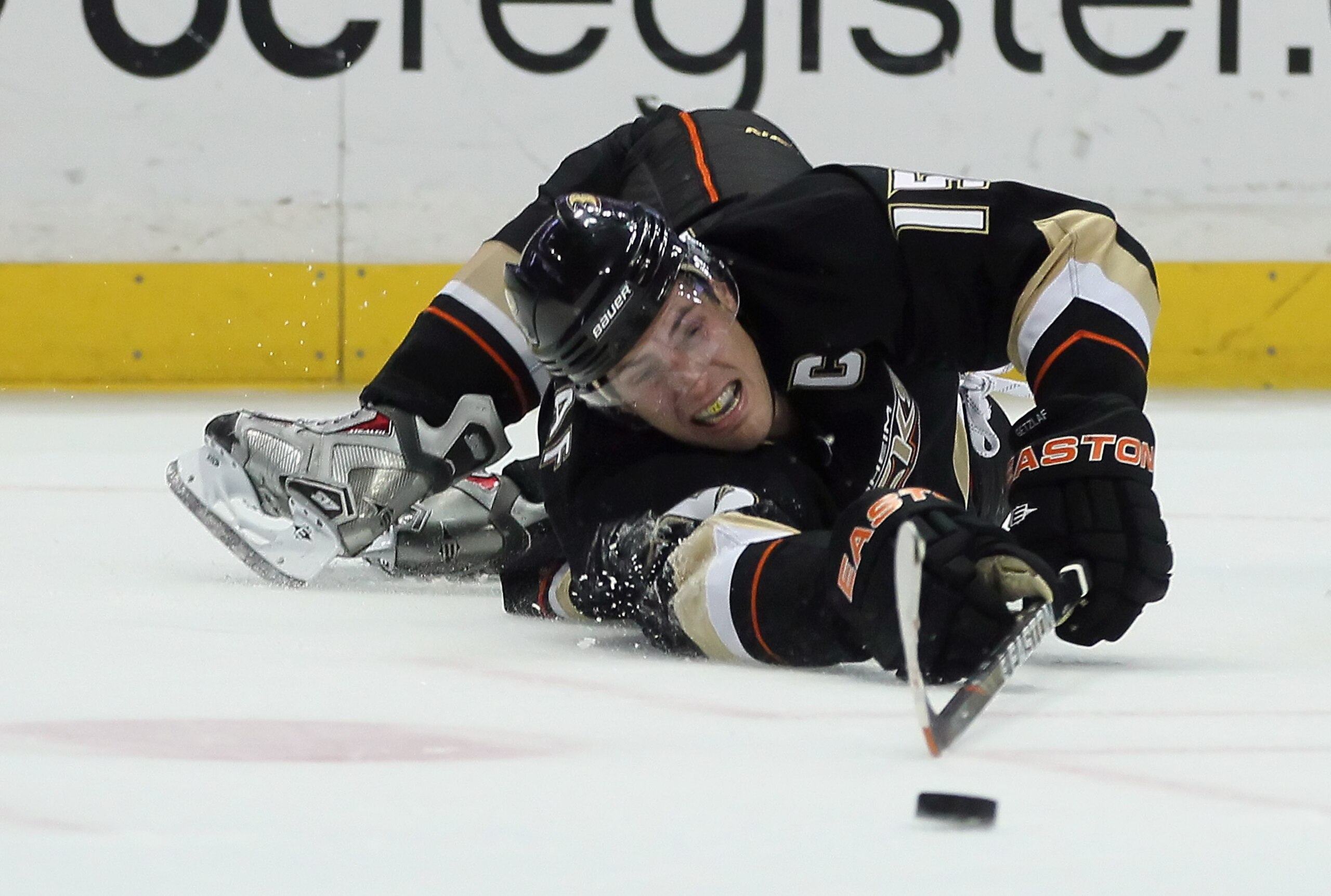 ANAHEIM, CA - FEBRUARY 27: Ryan Getzlaf #15 of the Anaheim Ducks lunges for the puck in the third period against the Colorado Avalanche at Honda Center on February 27, 2011 in Anaheim, California. The Ducks defeated the Avalanche 3-2. (Photo by Jeff Gro ANAHEIM, CA - FEBRUARY 27: Ryan Getzlaf #15 of the Anaheim Ducks lunges for the puck in the third period against the Colorado Avalanche at Honda Center on February 27, 2011 in Anaheim, California. The Ducks defeated the Avalanche 3-2. (Photo by Jeff Gro