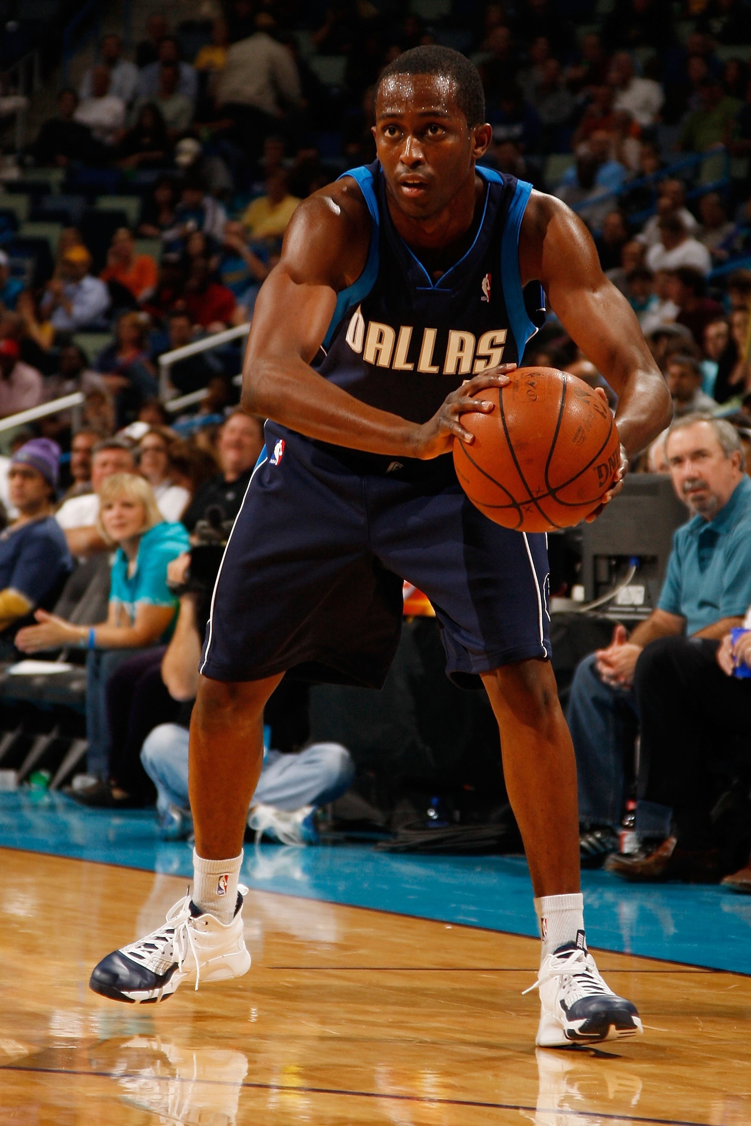 NEW ORLEANS - NOVEMBER 04:  Rodrigue Beaubois #3 of the Dallas Mavericks during the game against the New Orleans Hornets at New Orleans Arena on November 4, 2009 in New Orleans, Louisiana.  NOTE TO USER: User expressly acknowledges and agrees that, by dow