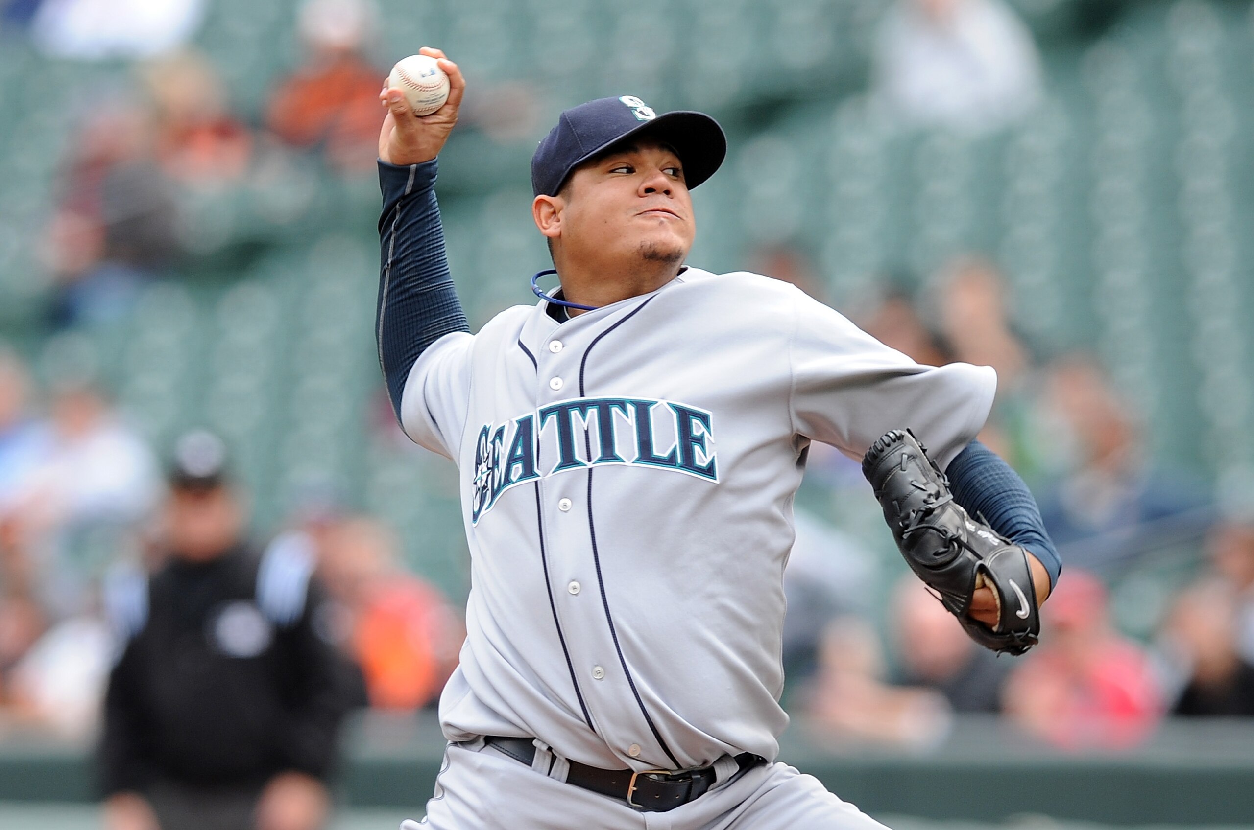 BALTIMORE - MAY 13:  Felix Hernandez #34 of the Seattle Mariners pitches against the Baltimore Orioles at Camden Yards on May 13, 2010 in Baltimore, Maryland.  (Photo by Greg Fiume/Getty Images)