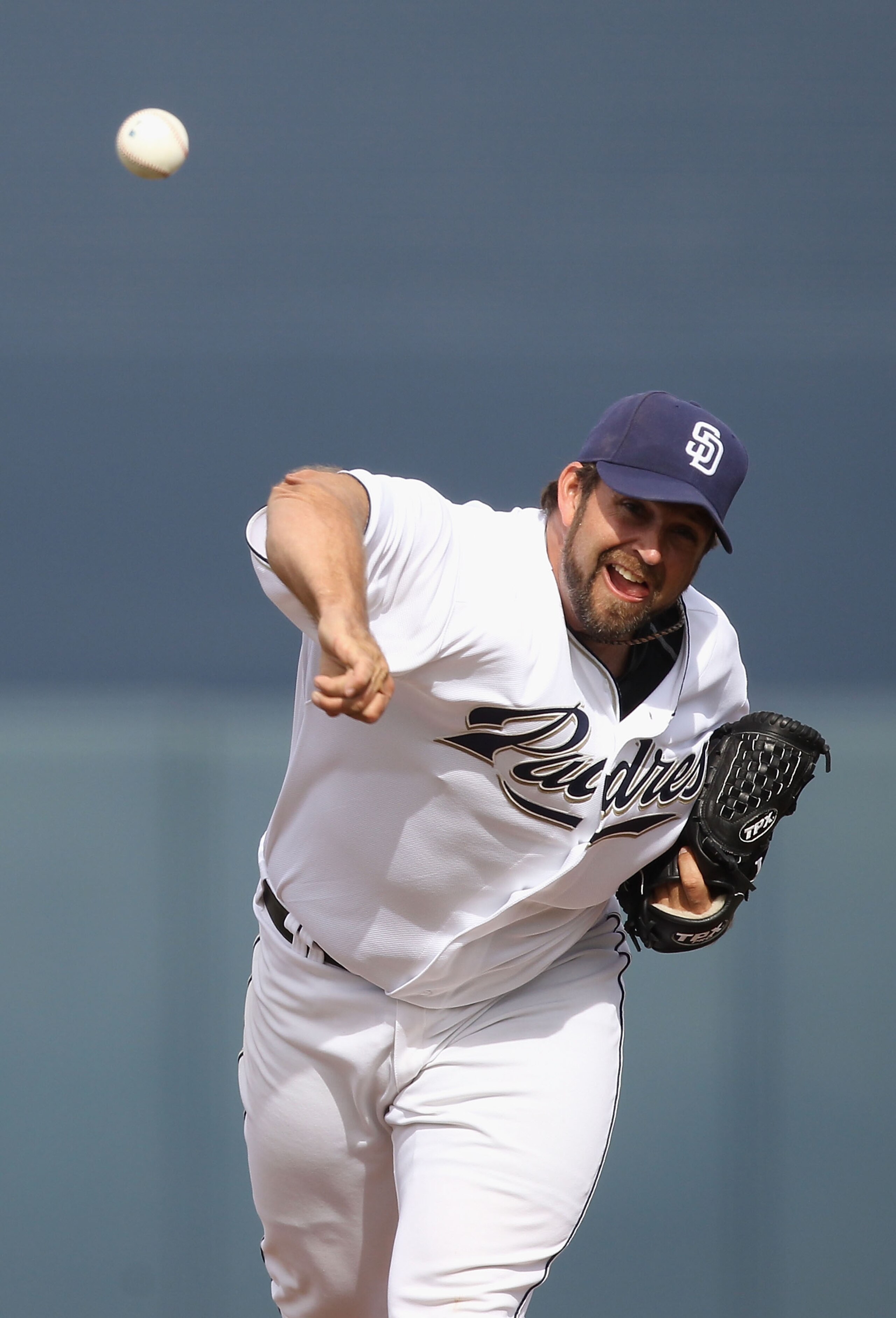 PEORIA, AZ - MARCH 06: Relief pitcher Heath Bell #21 of the San Diego Padres pitches against the Oakland Athletics during the spring training game at Peoria Stadium on March 6, 2011 in Peoria, Arizona. (Photo by Christian Petersen/Getty Images) PEORIA, AZ - MARCH 06: Relief pitcher Heath Bell #21 of the San Diego Padres pitches against the Oakland Athletics during the spring training game at Peoria Stadium on March 6, 2011 in Peoria, Arizona. (Photo by Christian Petersen/Getty Images)