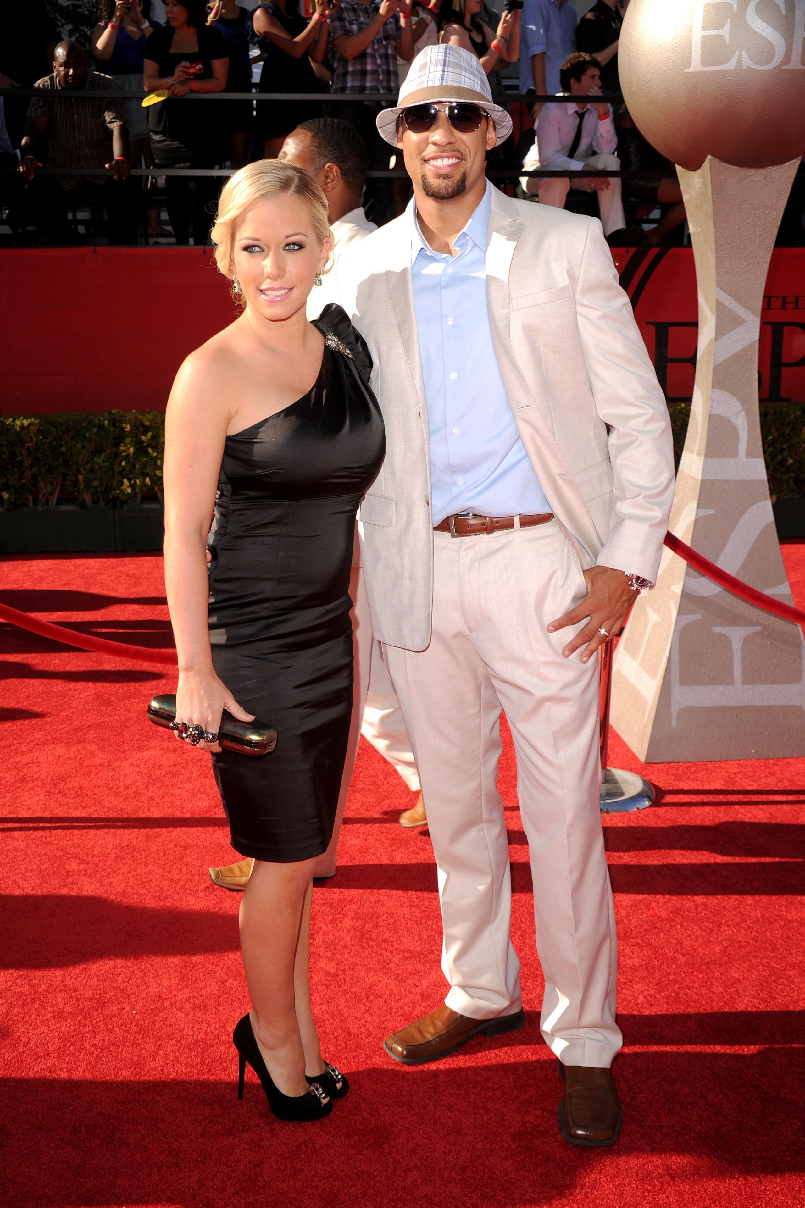 LOS ANGELES, CA - JULY 14:  TV personality Kendra Wilkinson and husband NFL player Hank Baskett arrive at the 2010 ESPY Awards at Nokia Theatre L.A. Live on July 14, 2010 in Los Angeles, California.  (Photo by Jason Merritt/Getty Images)