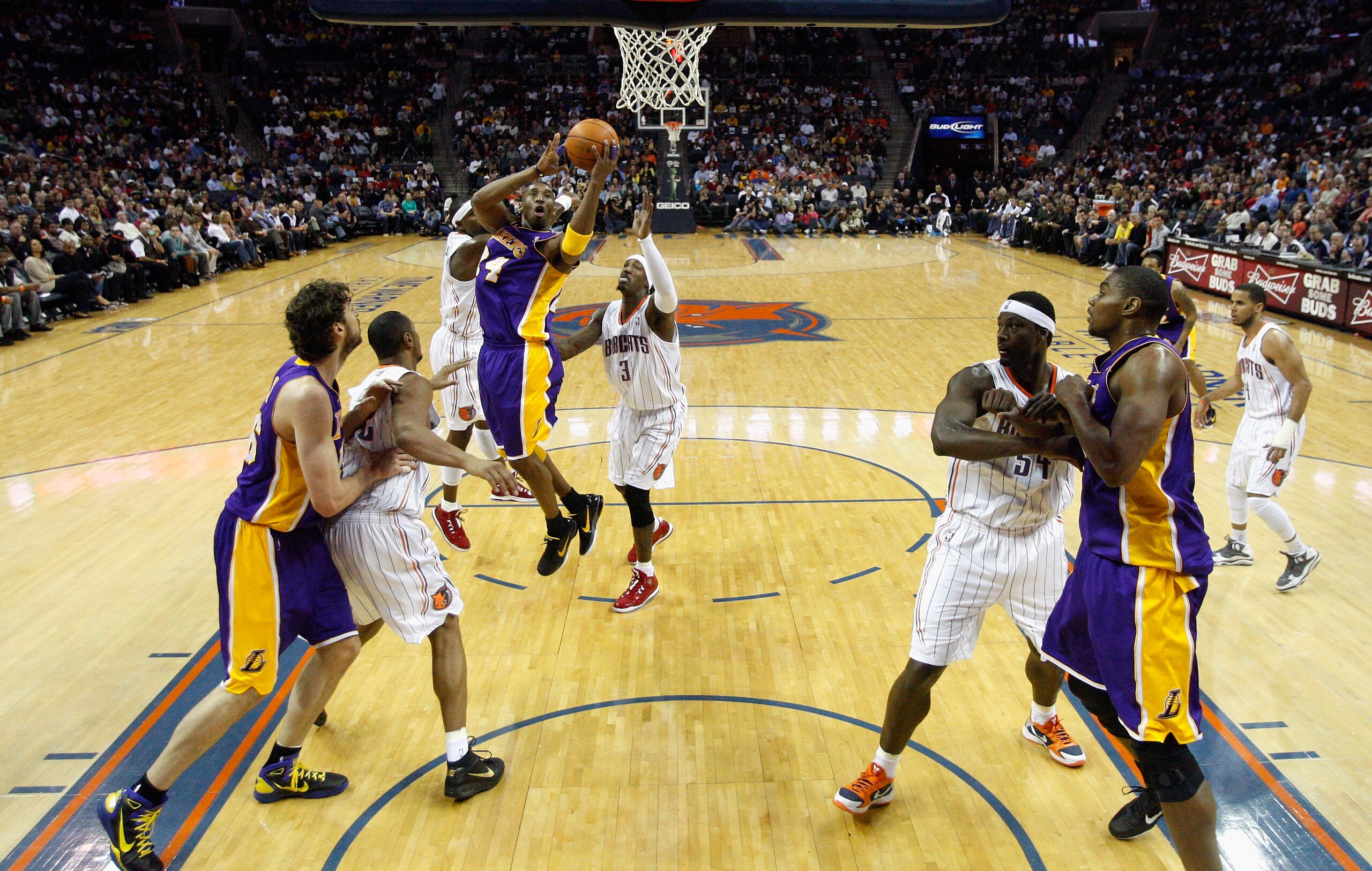 CHARLOTTE, NC - FEBRUARY 14:  Kobe Bryant #24 of the Los Angeles Lakers drives to the basket against the Charlotte Bobcats during their game at Time Warner Cable Arena on February 14, 2011 in Charlotte, North Carolina. NOTE TO USER: User expressly acknowl