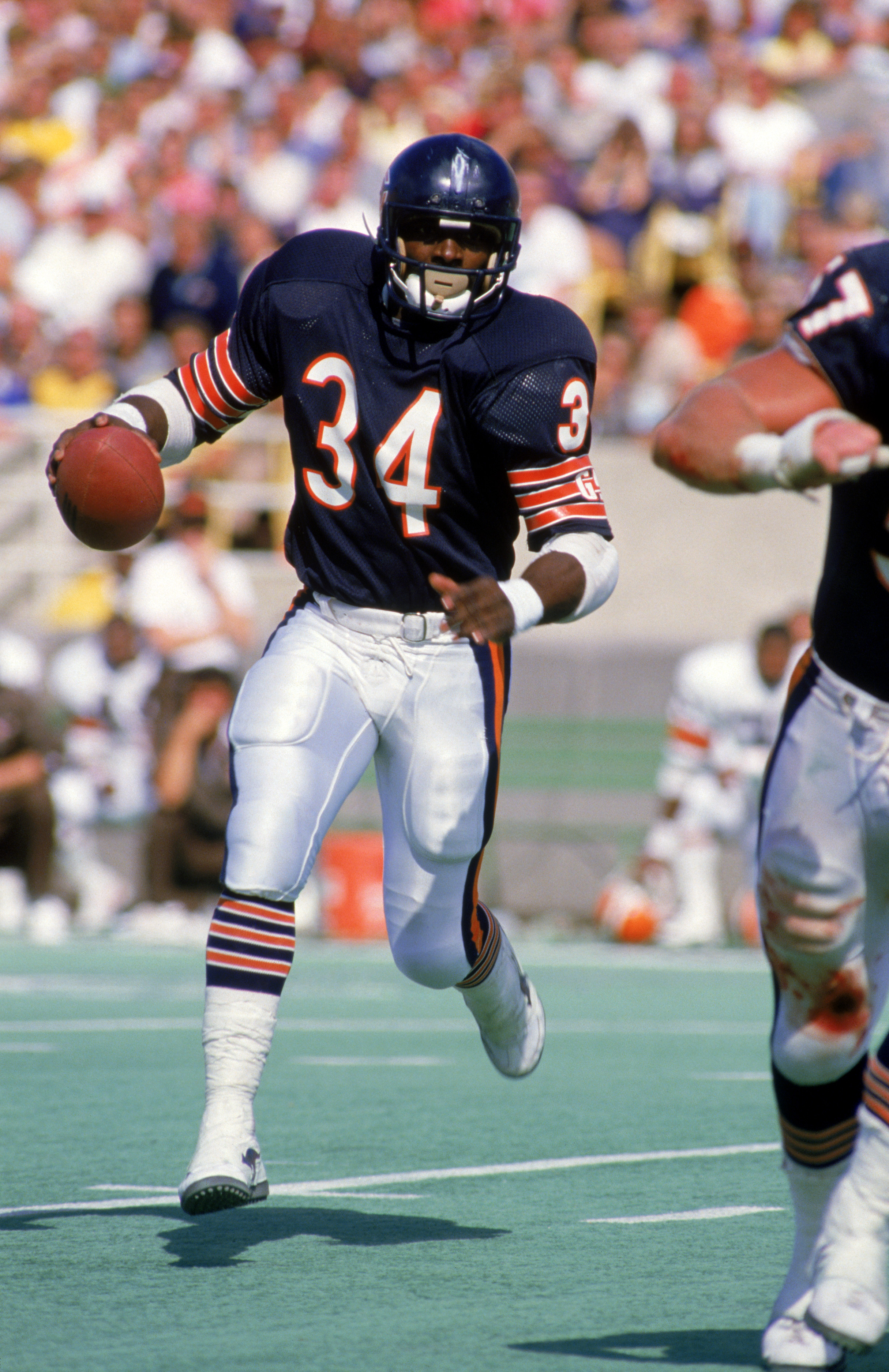 CHICAGO, IL - CIRCA 1980's: Running back Walter Payton of the Chicago  News Photo - Getty Images