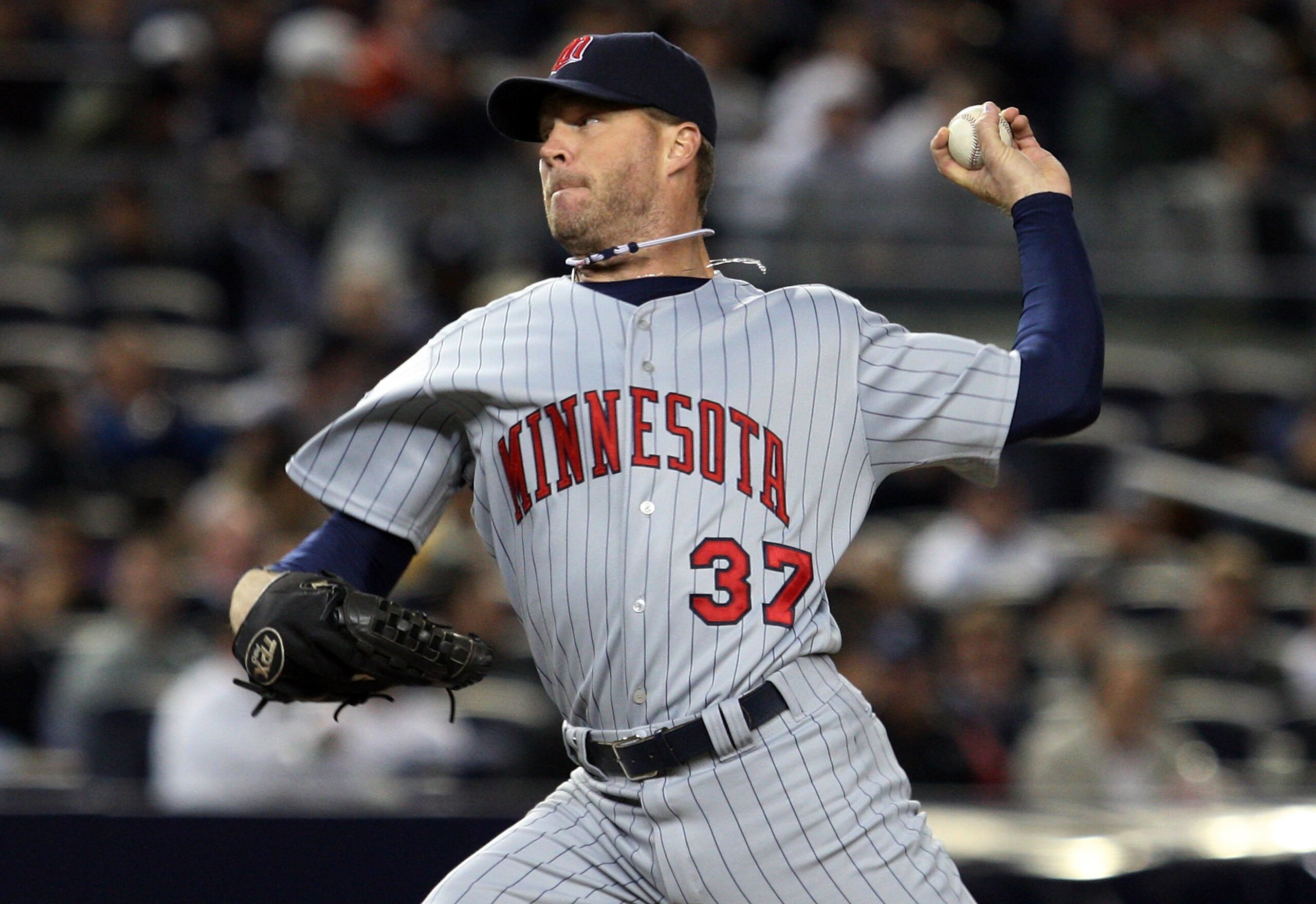 NEW YORK - OCTOBER 07: Ron Mahay #37 of the Minnesota Twins pitches against the New York Yankees in Game One of the ALDS during the 2009 MLB Playoffs at Yankee Stadium on October 7, 2009 in the Bronx borough of New York City. (Photo by Jim McIsaac/Getty NEW YORK - OCTOBER 07: Ron Mahay #37 of the Minnesota Twins pitches against the New York Yankees in Game One of the ALDS during the 2009 MLB Playoffs at Yankee Stadium on October 7, 2009 in the Bronx borough of New York City. (Photo by Jim McIsaac/Getty