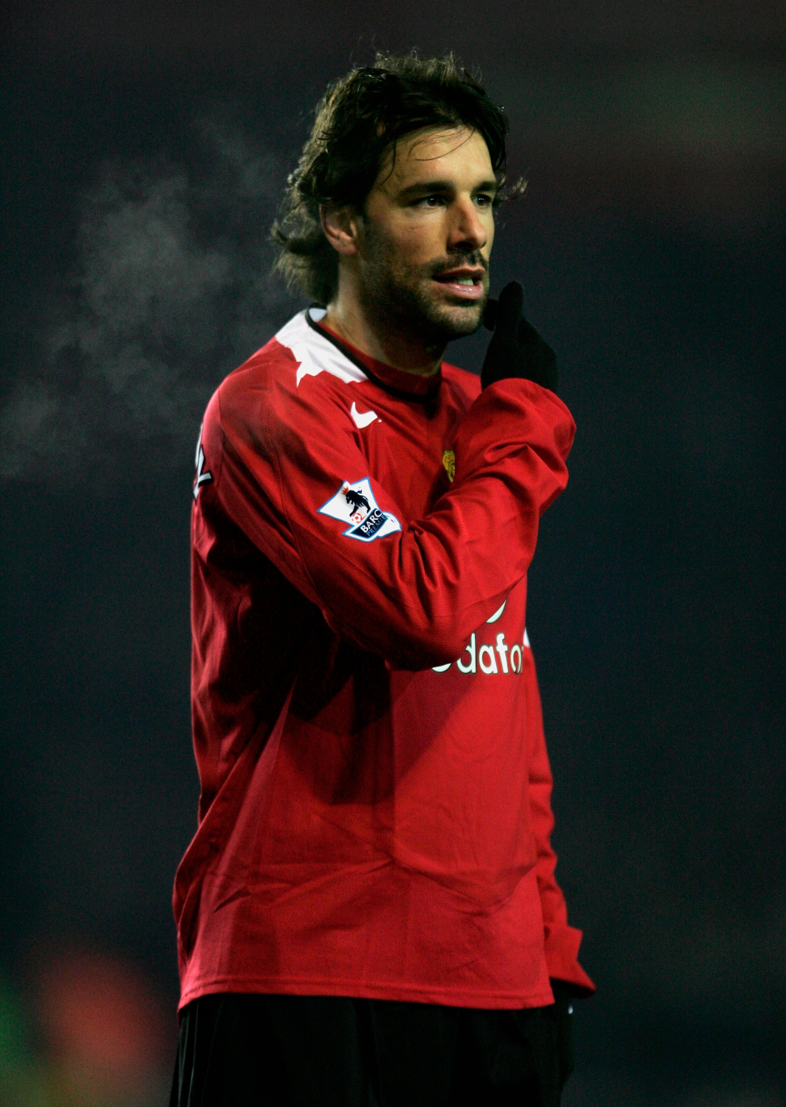 BIRMINGHAM, UNITED KINGDOM - DECEMBER 28:  Ruud Van Nistelrooy of Manchester United looks on during the Barclays Premiership match between Birmingham City and Manchester United at St. Andrew's on December 28, 2005 in Birmingham, England.  (Photo by Richar