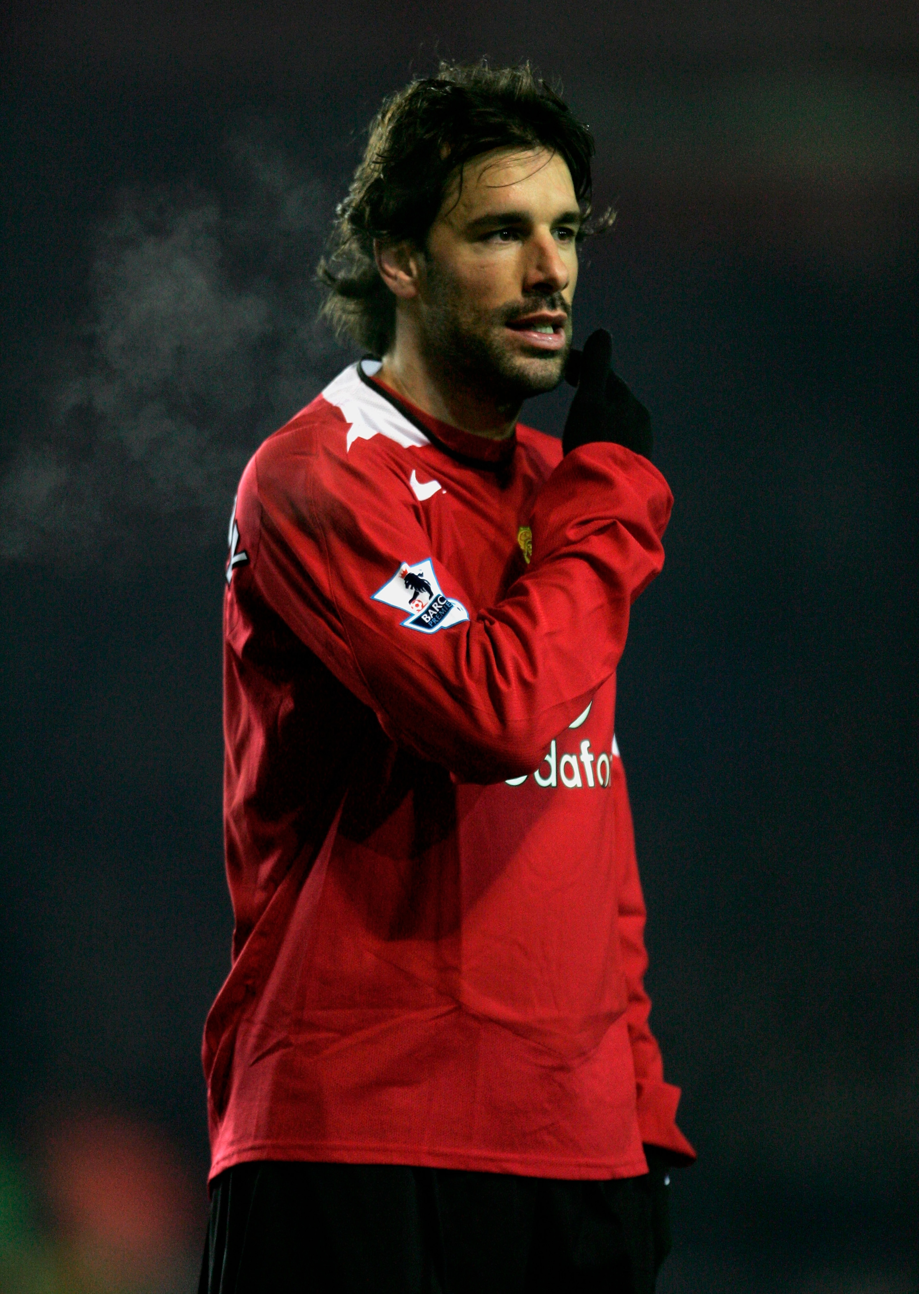 BIRMINGHAM, UNITED KINGDOM - DECEMBER 28:  Ruud Van Nistelrooy of Manchester United looks on during the Barclays Premiership match between Birmingham City and Manchester United at St. Andrew's on December 28, 2005 in Birmingham, England.  (Photo by Richar