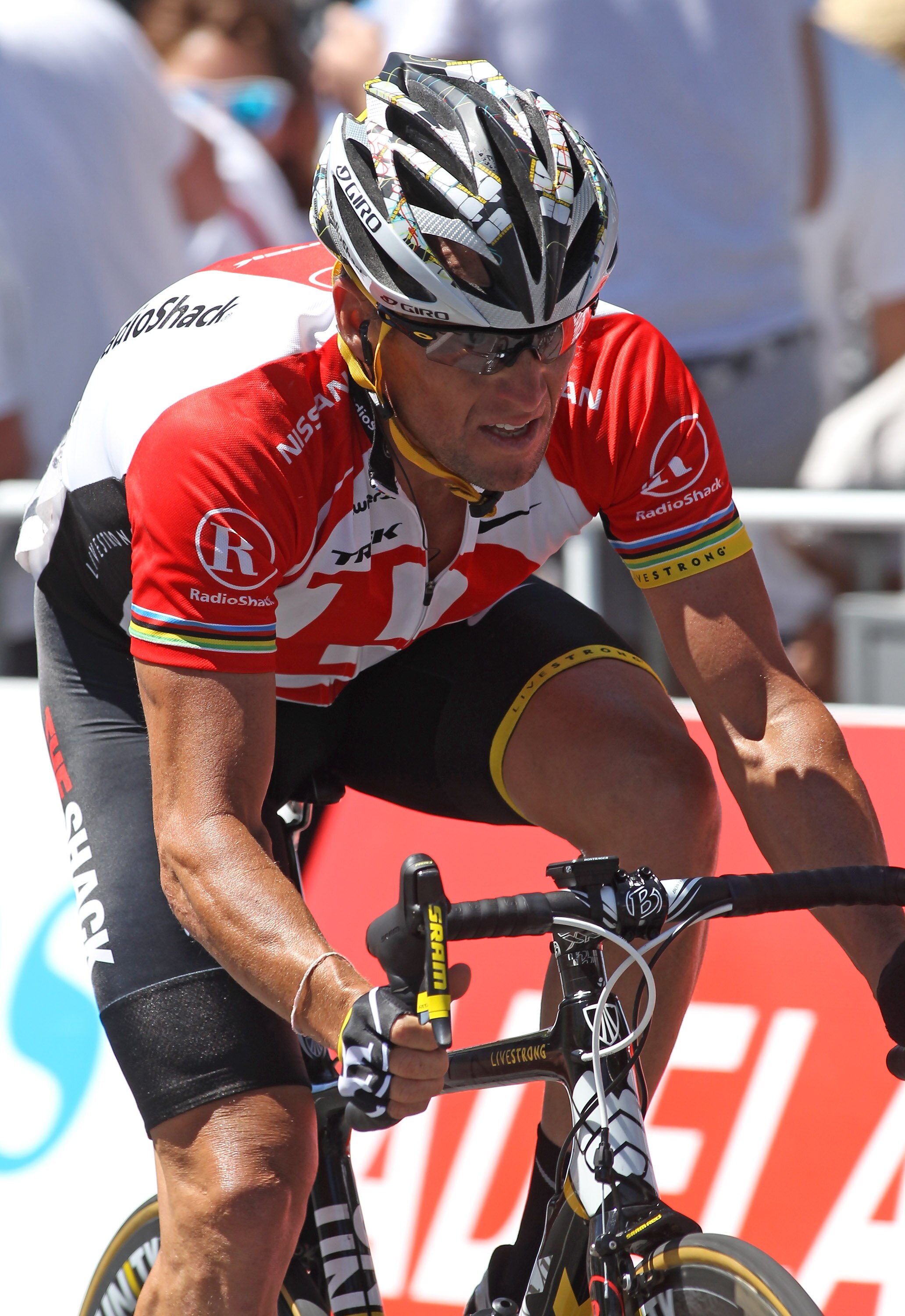 ADELAIDE, AUSTRALIA - JANUARY 23:  Lance Armstrong of the USA and Team Radio Shack competes during Stage Six of the 2011 Tour Down Under on January 23, 2011 in Adelaide, Australia.  (Photo by Morne de Klerk/Getty Images)