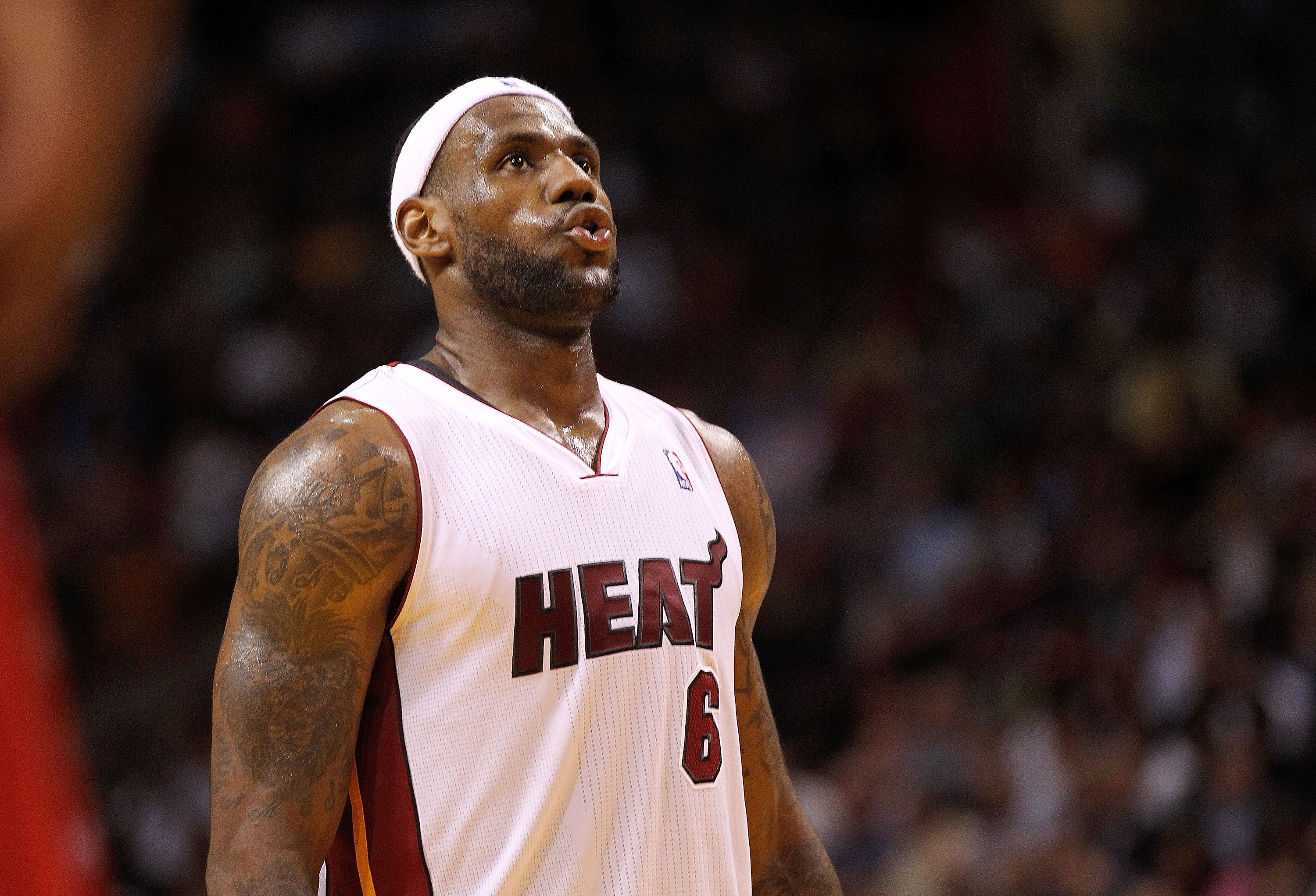 LeBron James' Heat jersey now top-selling in NBA, tops Kobe Bryant's 