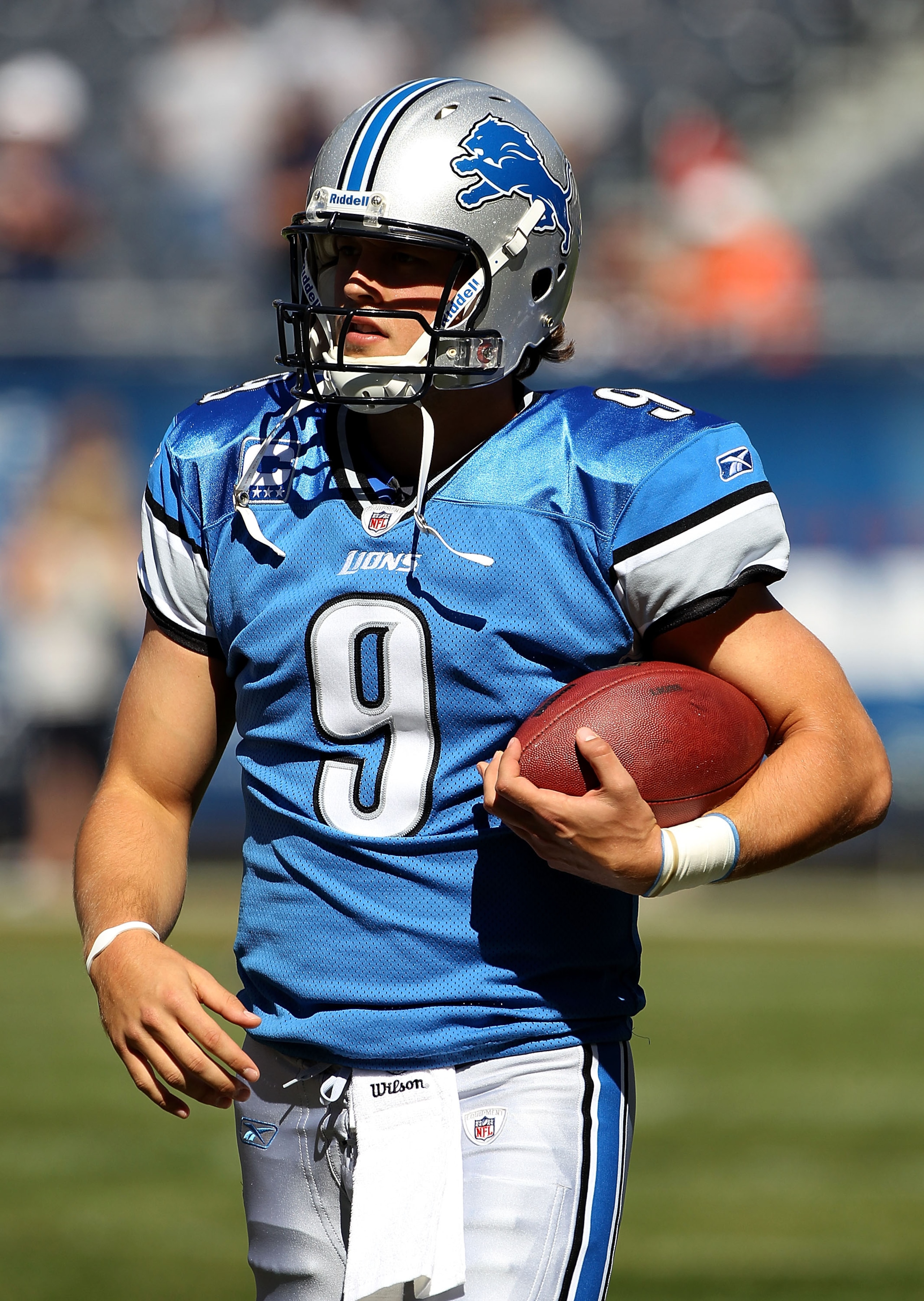 CHICAGO - SEPTEMBER 12: Matthew Stafford #9 of the Detroit Lions prepares for warm-ups before the NFL season opening game against the Chicago Bears at Soldier Field on September 12, 2010 in Chicago, Illinois. (Photo by Jonathan Daniel/Getty Images)