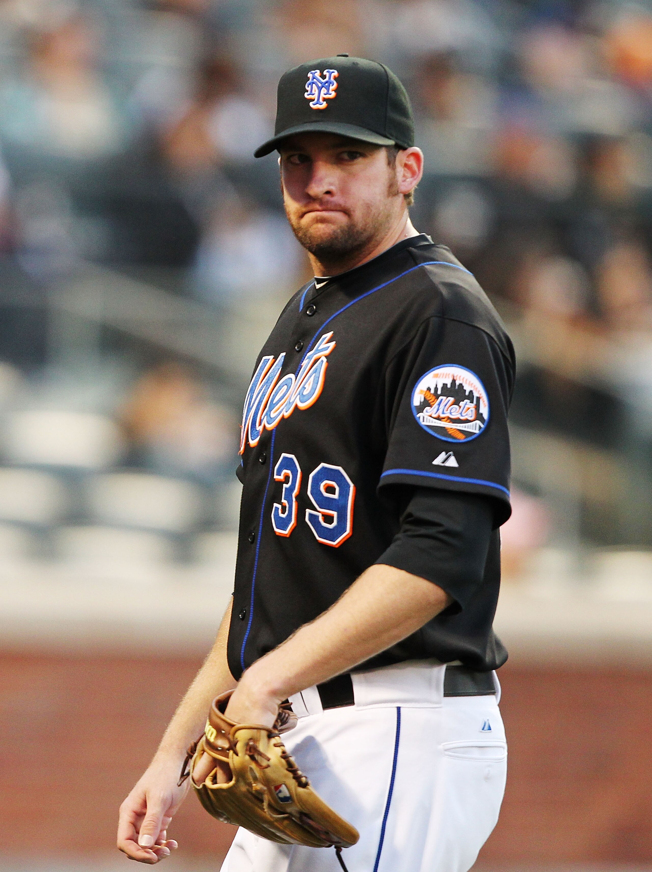 NEW YORK - SEPTEMBER 18: Bobby Parnell #39 of the New York Mets leaves the game in the ninth inning against the Atlanta Braves on September 18, 2010 at Citi Field in the Flushing neighborhood of the Queens borough of New York City. (Photo by Al Bello/G NEW YORK - SEPTEMBER 18: Bobby Parnell #39 of the New York Mets leaves the game in the ninth inning against the Atlanta Braves on September 18, 2010 at Citi Field in the Flushing neighborhood of the Queens borough of New York City. (Photo by Al Bello/G