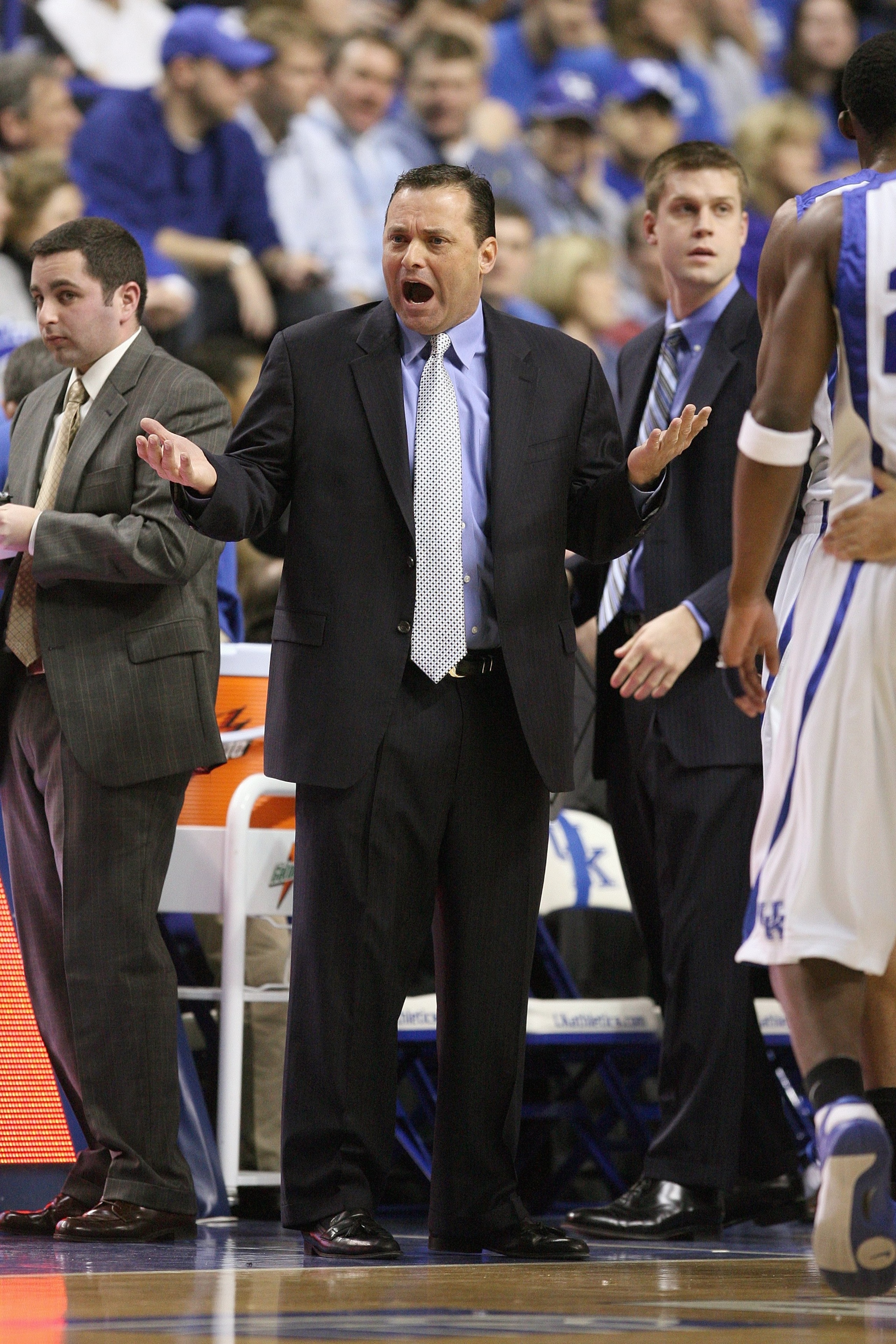 LEXINGTON, KY - JANUARY 21:  Head coach Billy Gillispie of the Kentucky Wildcats reacts to the action during the SEC game against the Auburn Tigers at Rupp Arena on January 21, 2009 in Lexington, Kentucky.  (Photo by Andy Lyons/Getty Images)