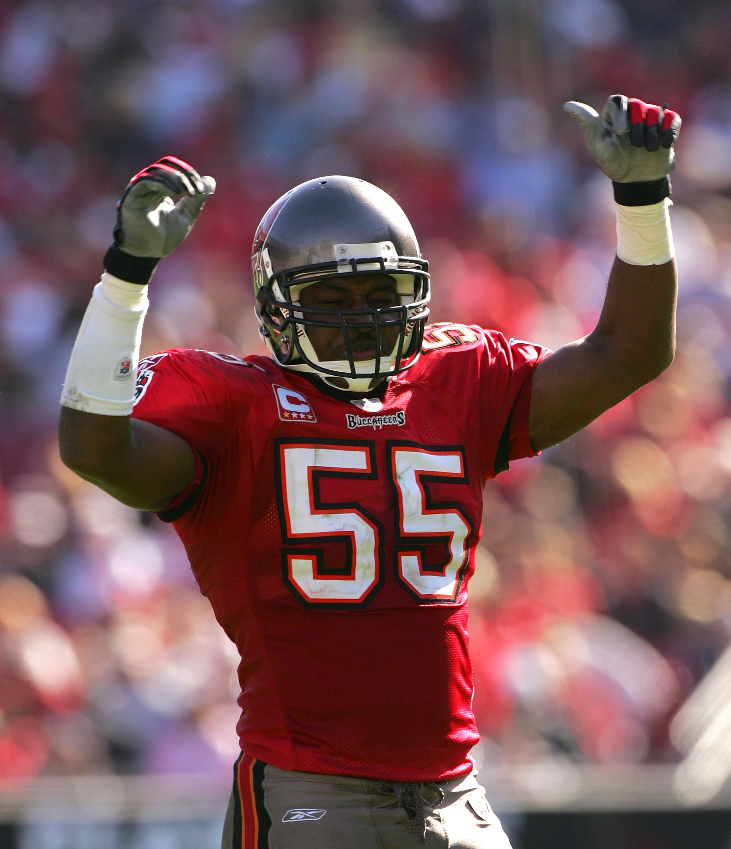 TAMPA, FL - DECEMBER 16:  Derrick Brooks #55 of the Tampa Bay Buccaneers celebrates after a tackle in a game against the Atlanta Falcons at Raymond James Stadium on December16, 2007 in Tampa, Florida.  The Buccaneers beat the Falcons 37-3.  (Photo by Sam
