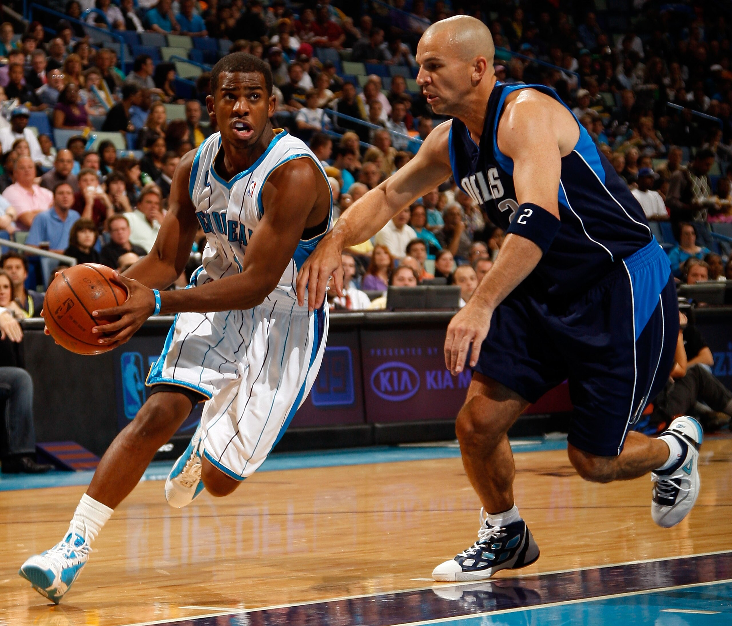 NEW ORLEANS - NOVEMBER 04:  Chris Paul #3 of the New Orleans Hornets drives the ball around Jason Kidd #2 of the Dallas Mavericks at New Orleans Arena on November 4, 2009 in New Orleans, Louisiana.  NOTE TO USER: User expressly acknowledges and agrees tha