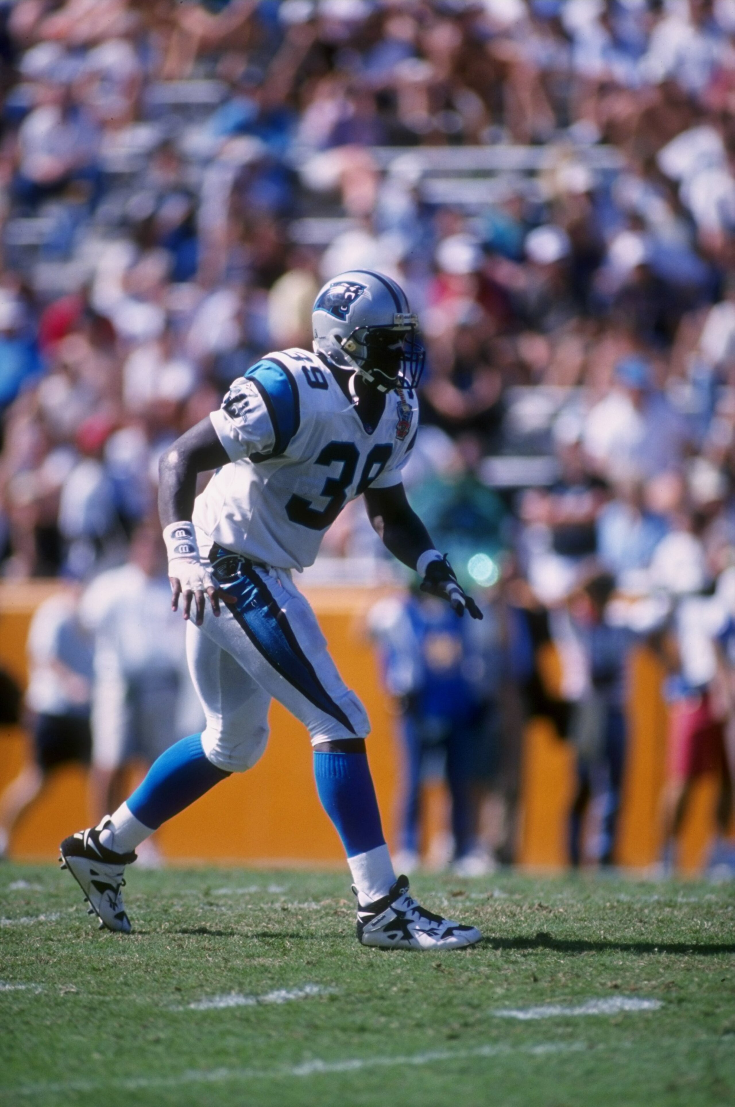 17 Sep 1995:  Defensive back Brett Maxie of the Carolina Panthers stares across the line of scrimmage at the wide receiver he is responisble to cover as he gets into defensive position before the snap of the ball during the Panthers 31-10 loss to the St.