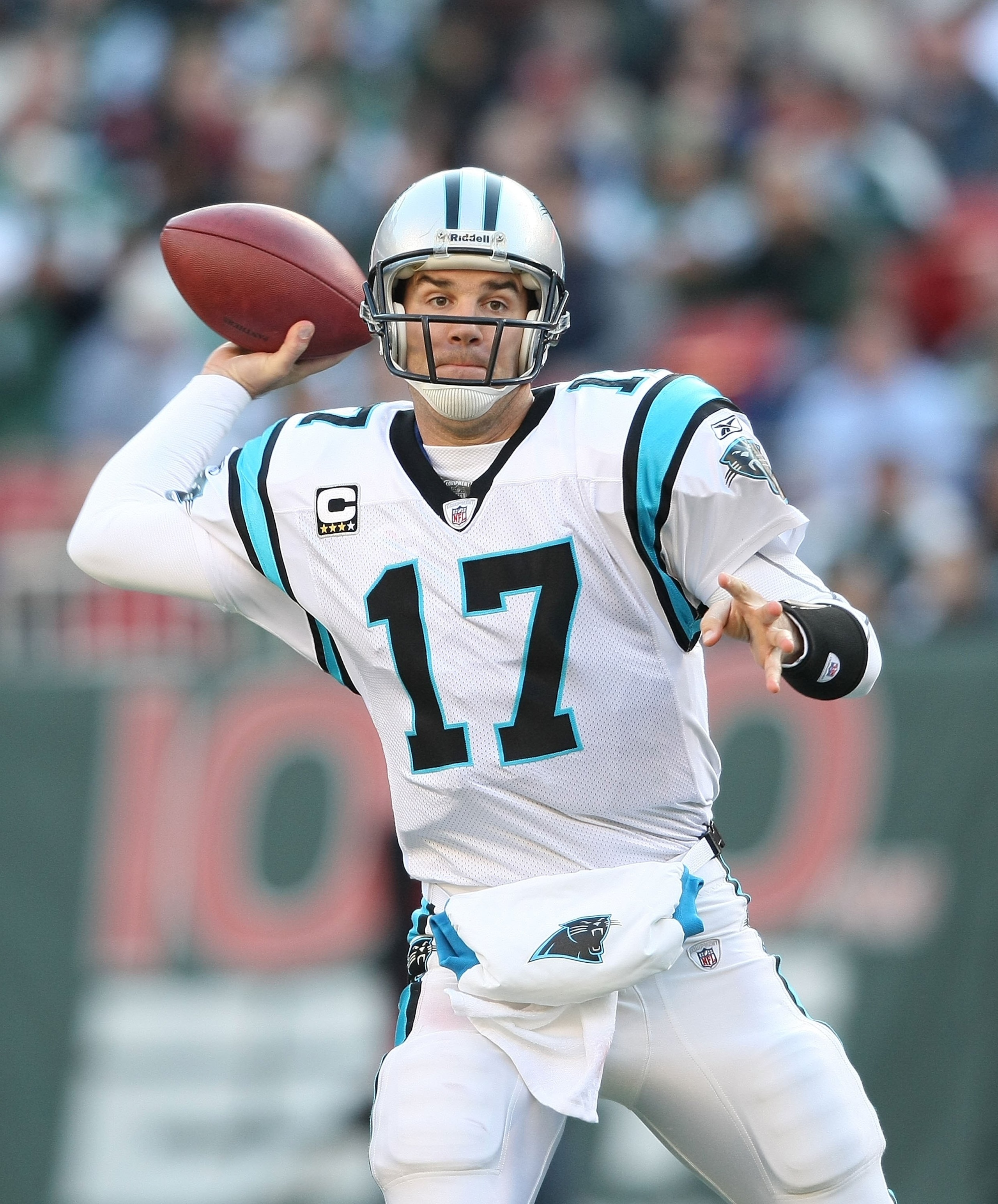 EAST RUTHERFORD, NJ - NOVEMBER 29:  Jake Delhomme #17 of the Carolina Panthers passes against the New York Jets at Giants Stadium on November 29, 2009 in East Rutherford, New Jersey.  (Photo by Nick Laham/Getty Images)