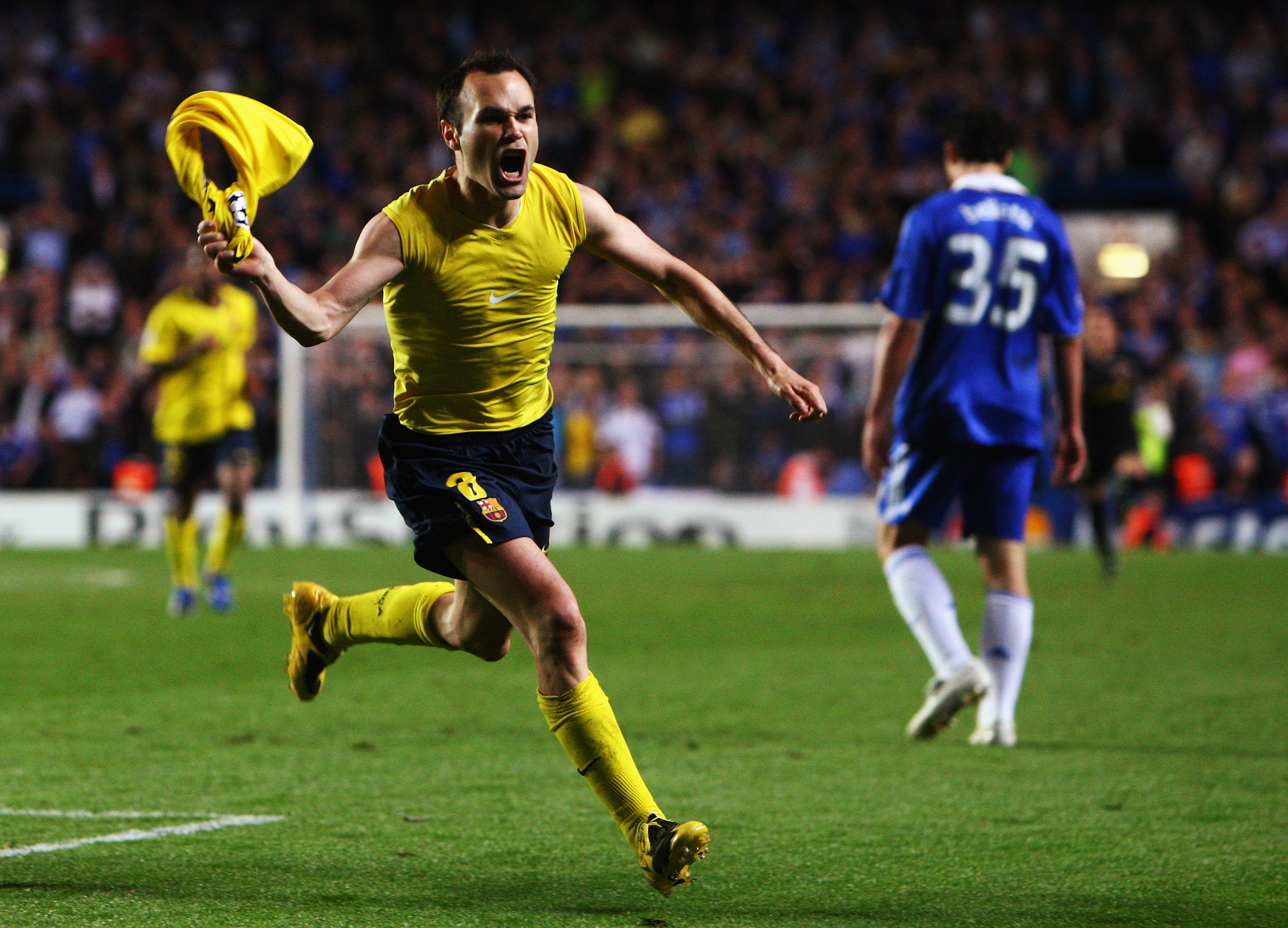 LONDON, ENGLAND - MAY 06:  Andres Iniesta of Barcelona celebrates scoring in the final minutes during the UEFA Champions League Semi Final Second Leg match between Chelsea and Barcelona at Stamford Bridge on May 6, 2009 in London, England.  (Photo by Jami