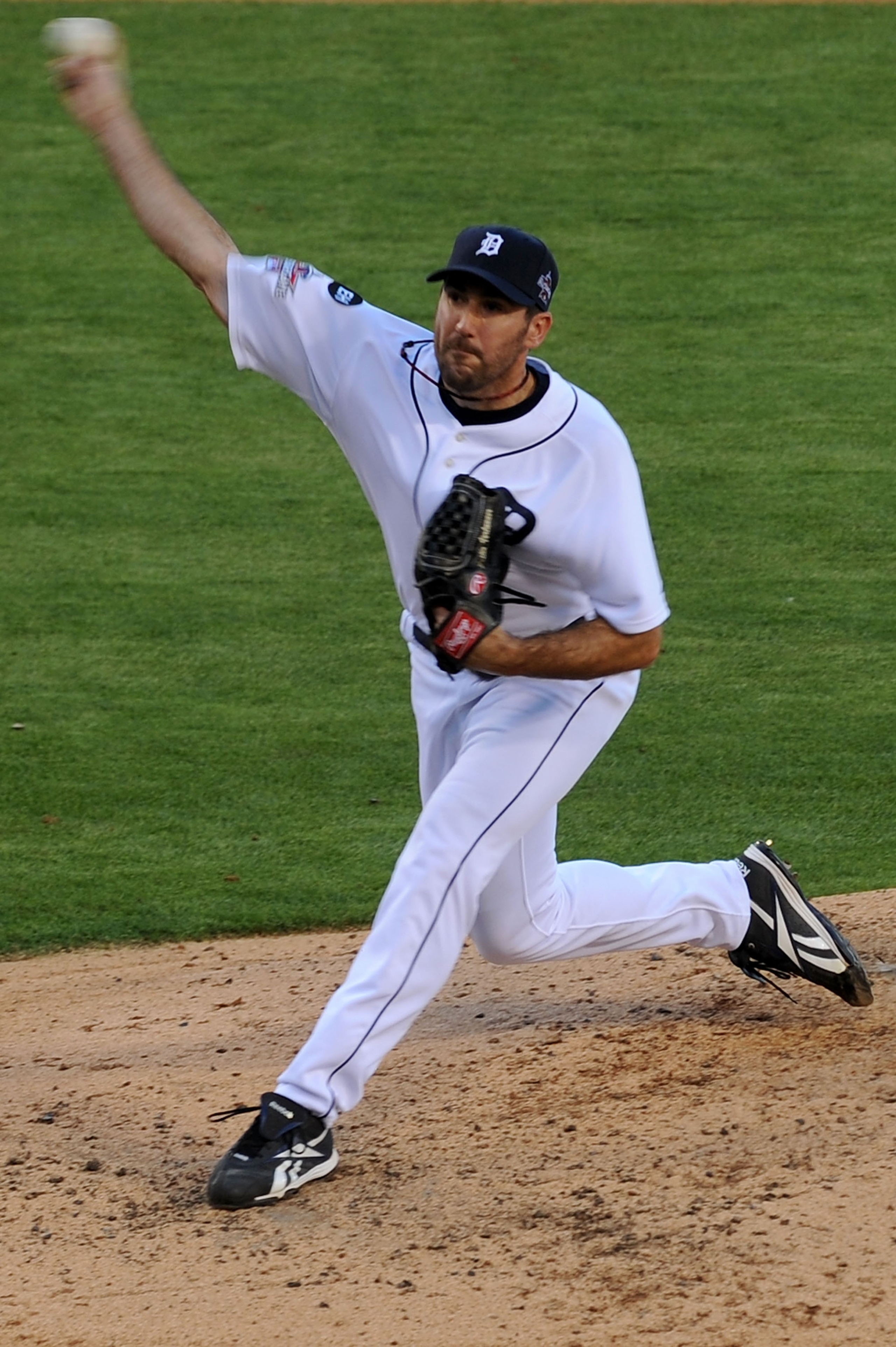 ANAHEIM, CA - JULY 13:  American League All-Star Justin Verlander #35 of the Detroit Tigers throws a pitch during the 81st MLB All-Star Game at Angel Stadium of Anaheim on July 13, 2010 in Anaheim, California.  (Photo by Michael Buckner/Getty Images)