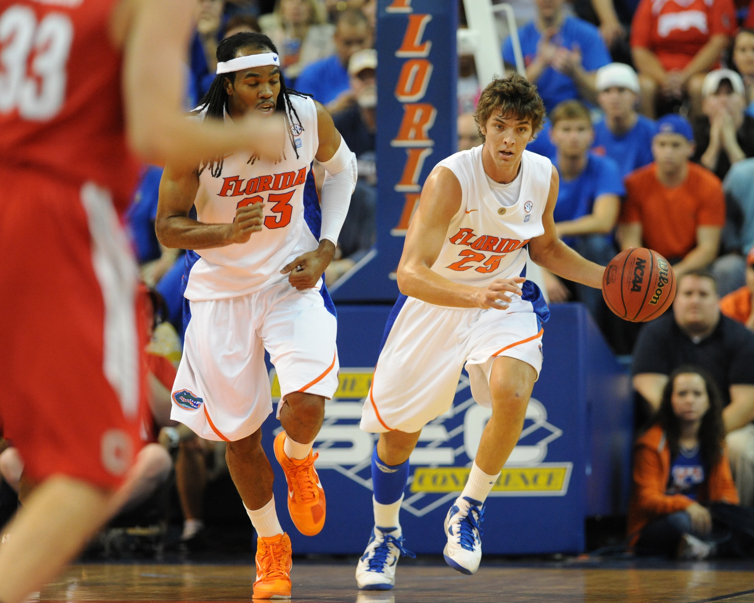 GAINESVILLE, FL - NOVEMBER 16: Forward Chandler Parsons #25  of the Florida Gators drives against the Ohio State Buckeyes November 16, 2010 at the Stephen C. O'Connell Center in Gainesville, Florida.  (Photo by Al Messerschmidt/Getty Images)